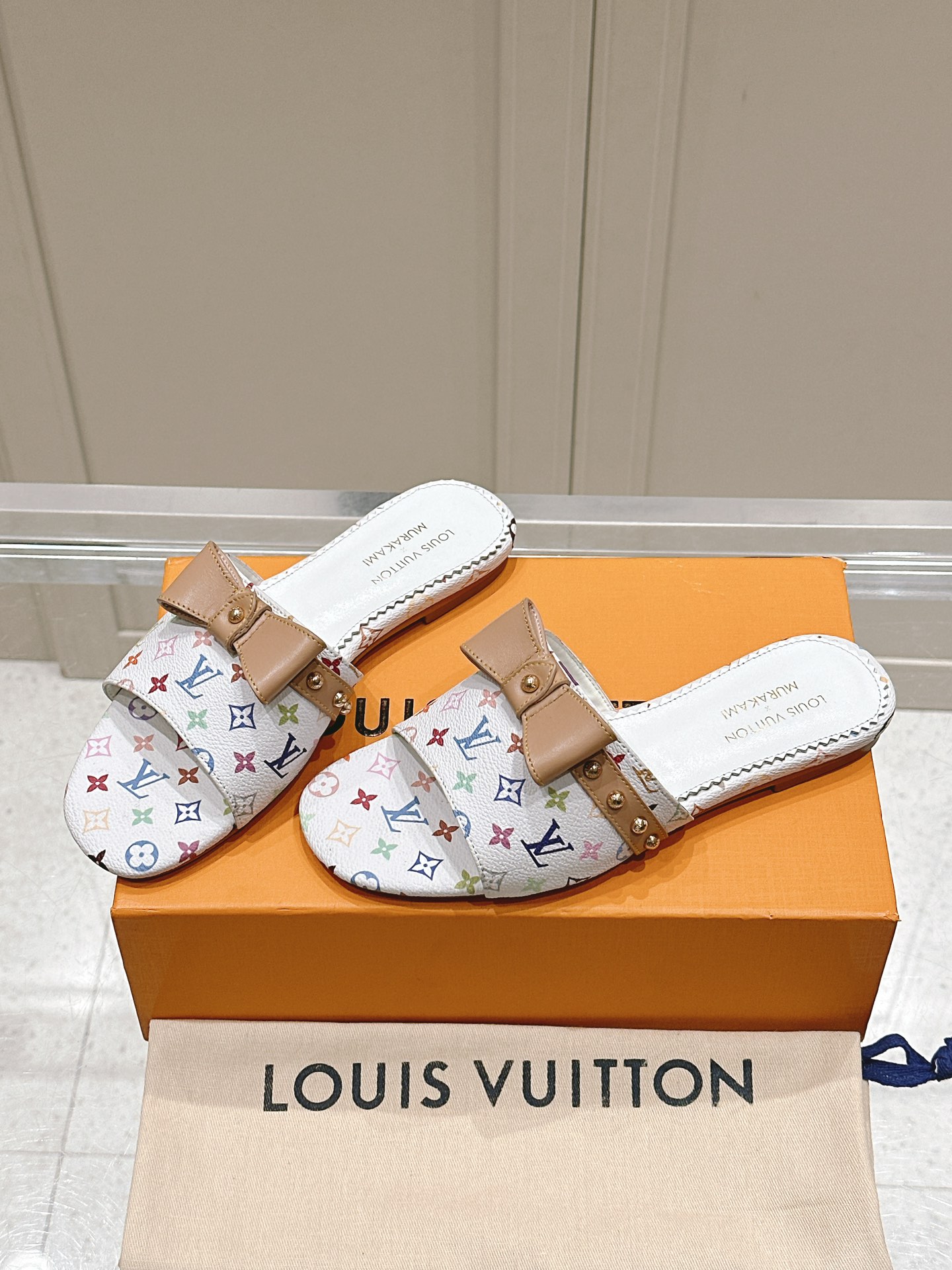 Louis Vuitton LV x TM 路易威登x村上隆联名6AM 系列 白三彩 平底 凉拖鞋