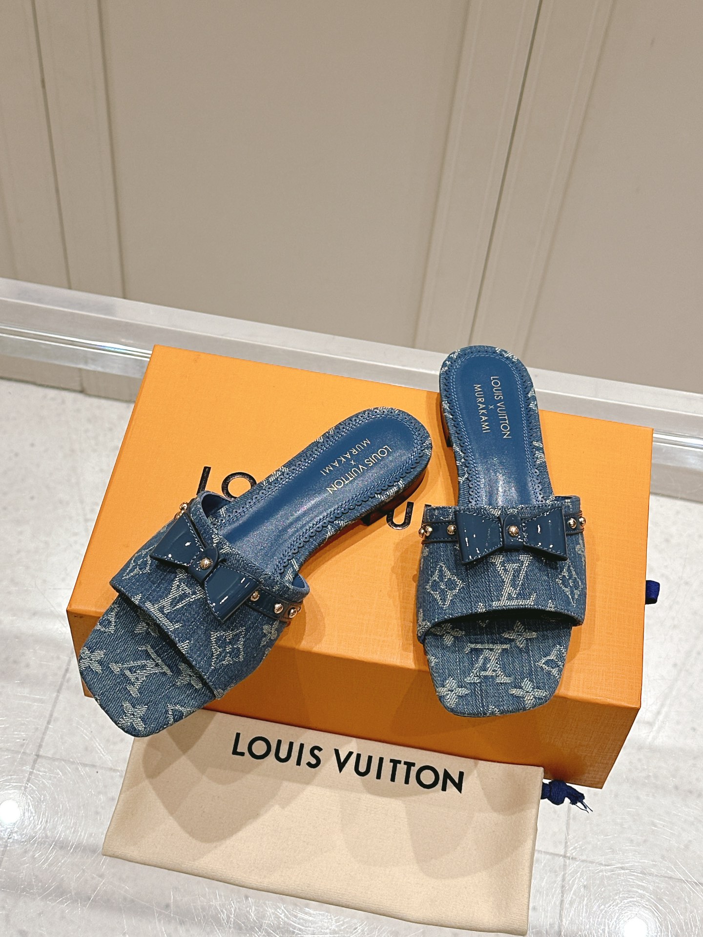 Louis Vuitton LV x TM 路易威登x村上隆联名6AM 系列 白三彩 平底 凉拖鞋