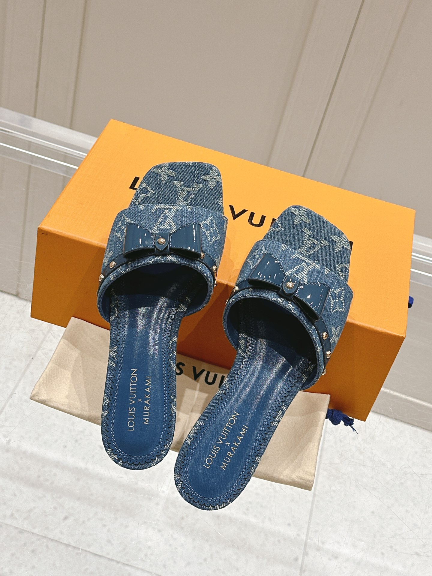 Louis Vuitton LV x TM 路易威登x村上隆联名6AM 系列 白三彩 平底 凉拖鞋