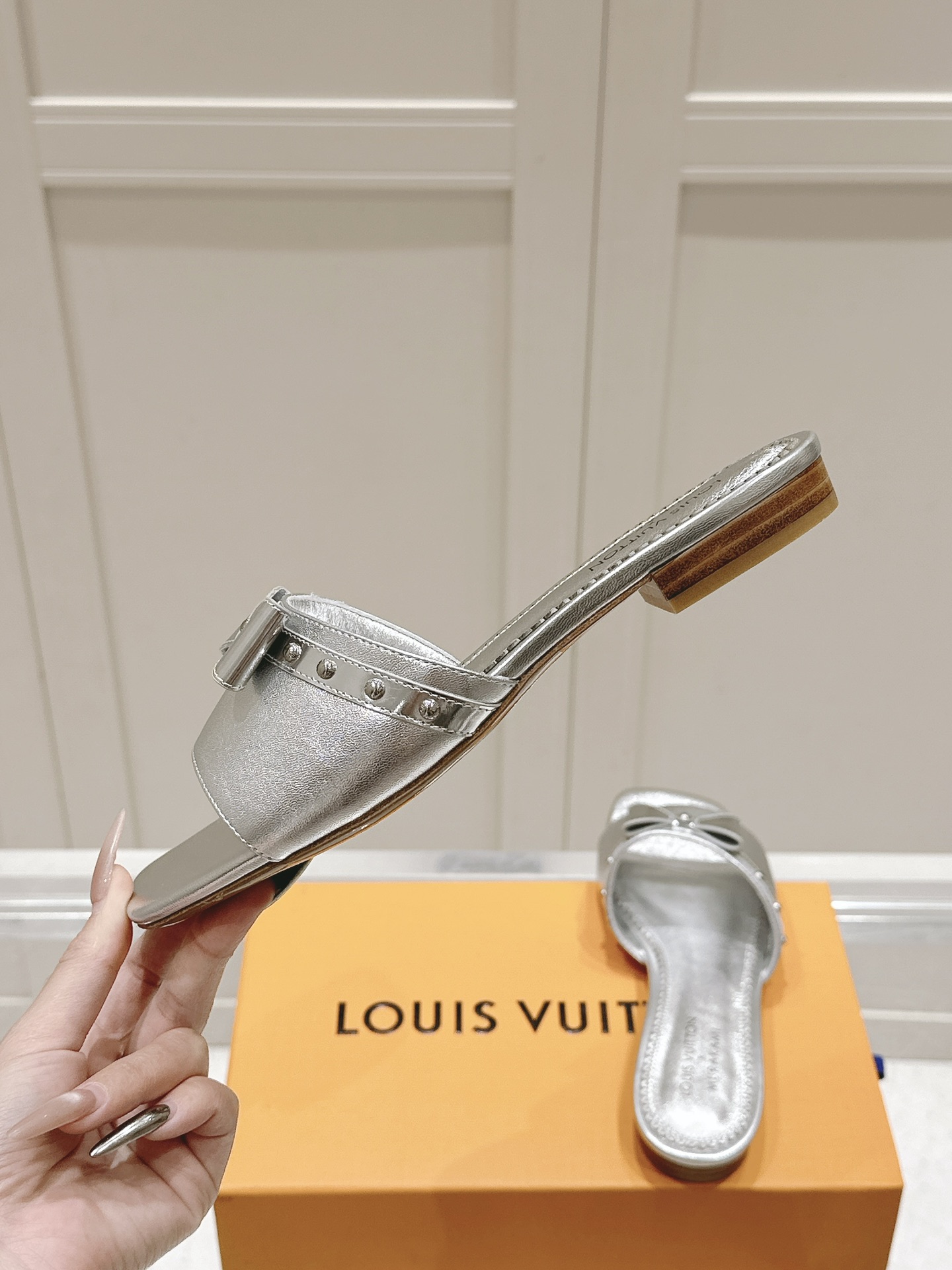 Louis Vuitton LV x TM 路易威登x村上隆联名6AM 系列 白三彩 平底 凉拖鞋