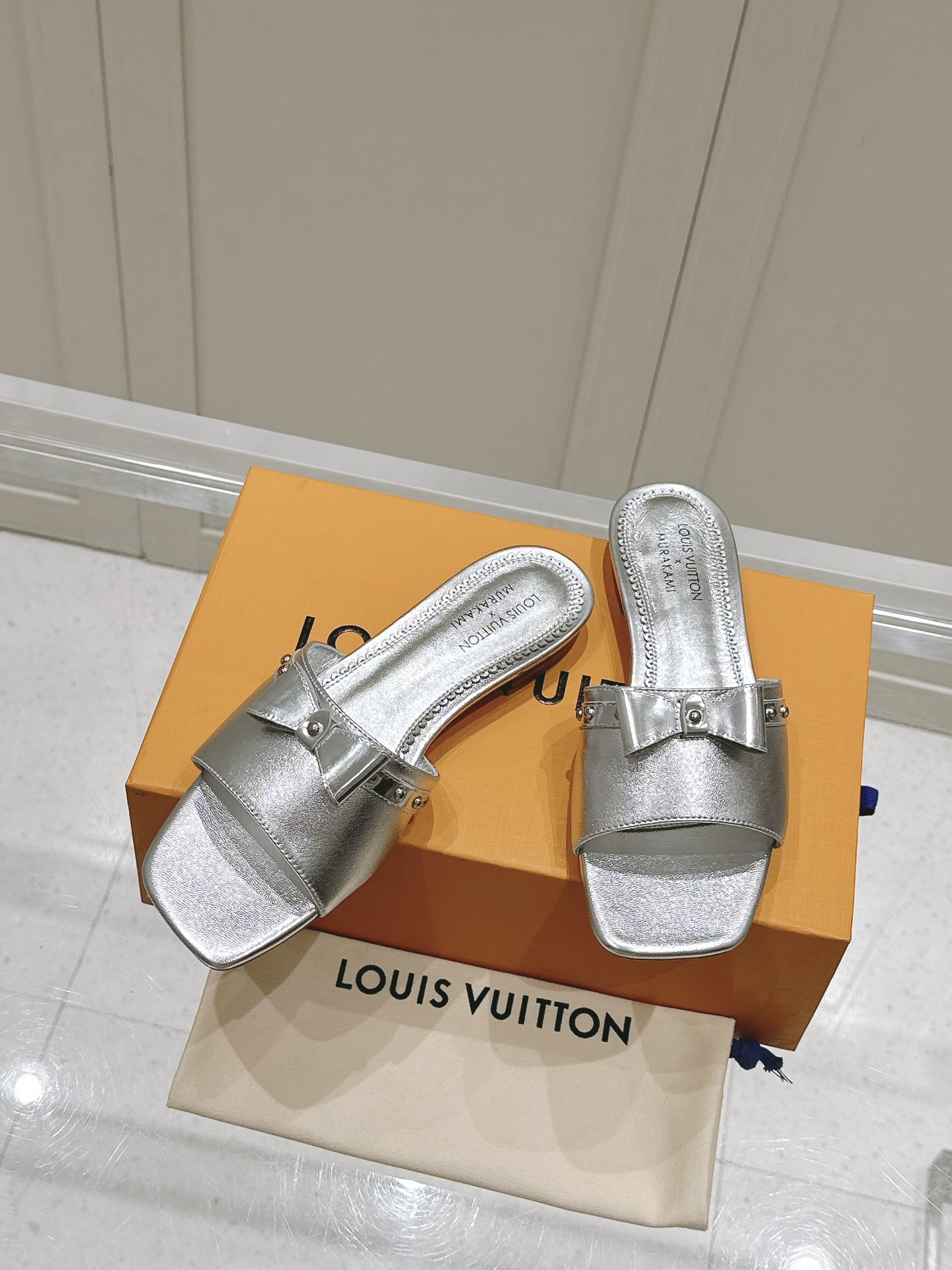 Louis Vuitton LV x TM 路易威登x村上隆联名6AM 系列 白三彩 平底 凉拖鞋