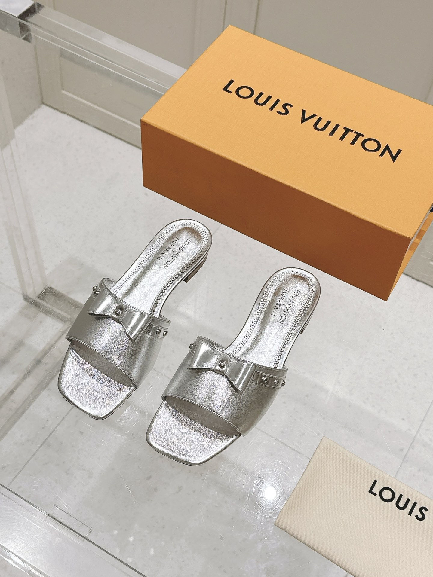 Louis Vuitton LV x TM 路易威登x村上隆联名6AM 系列 白三彩 平底 凉拖鞋