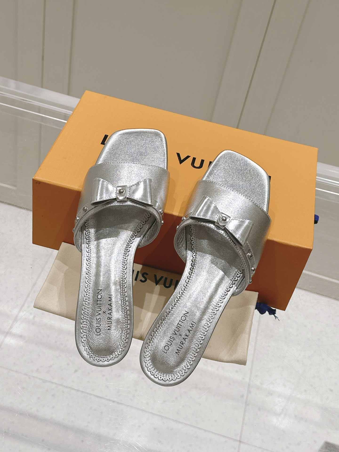 Louis Vuitton LV x TM 路易威登x村上隆联名6AM 系列 白三彩 平底 凉拖鞋