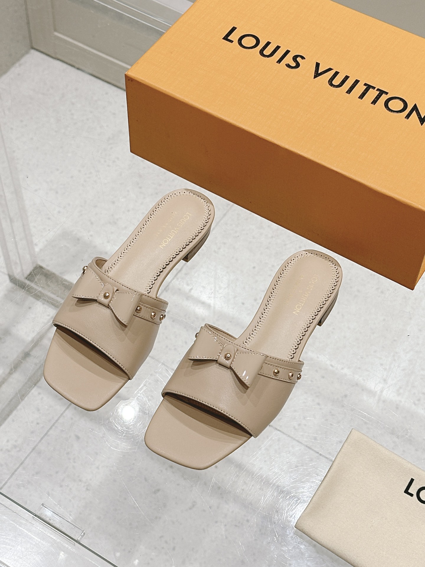 Louis Vuitton LV x TM 路易威登x村上隆联名6AM 系列 白三彩 平底 凉拖鞋