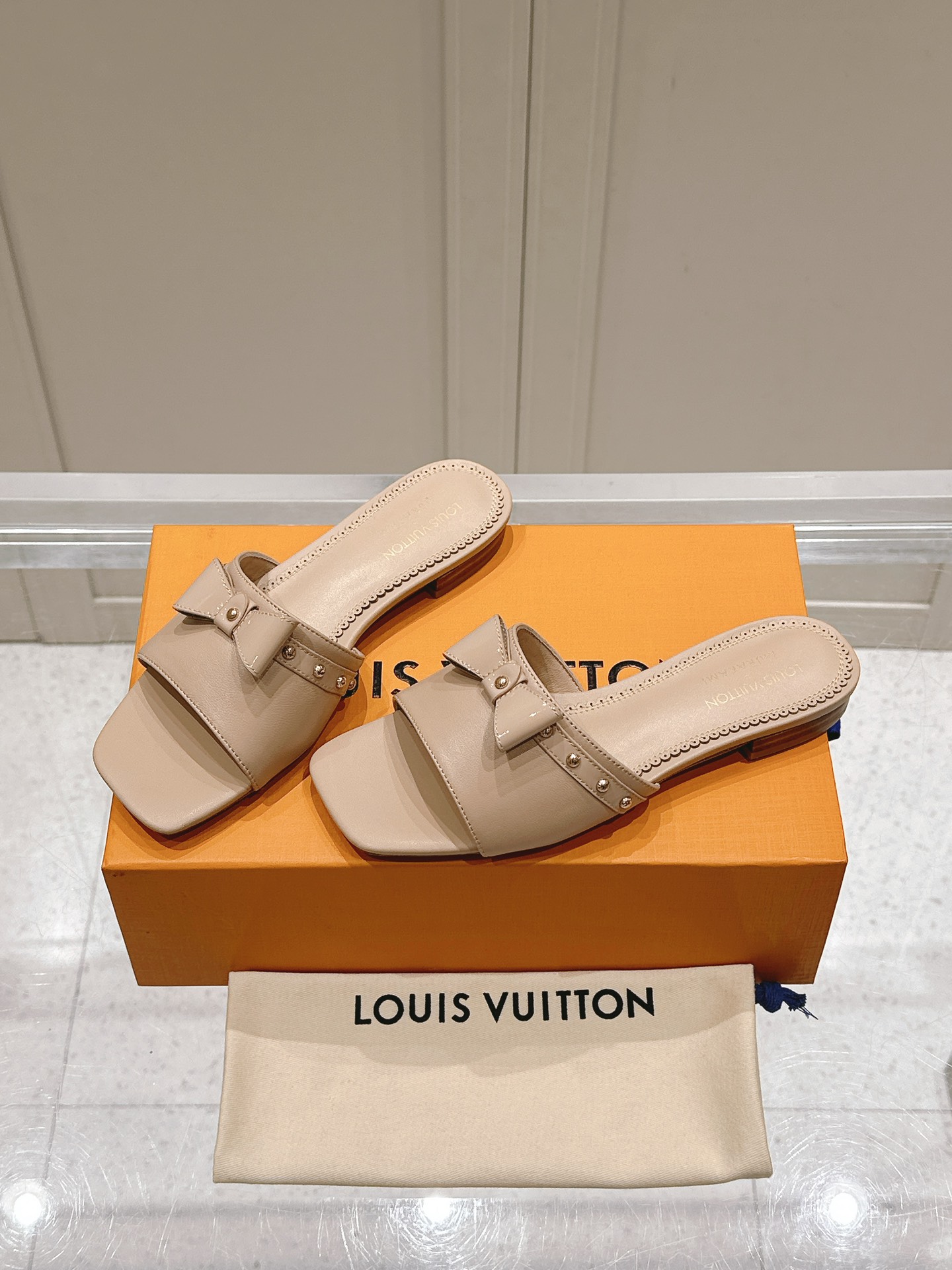 Louis Vuitton LV x TM 路易威登x村上隆联名6AM 系列 白三彩 平底 凉拖鞋