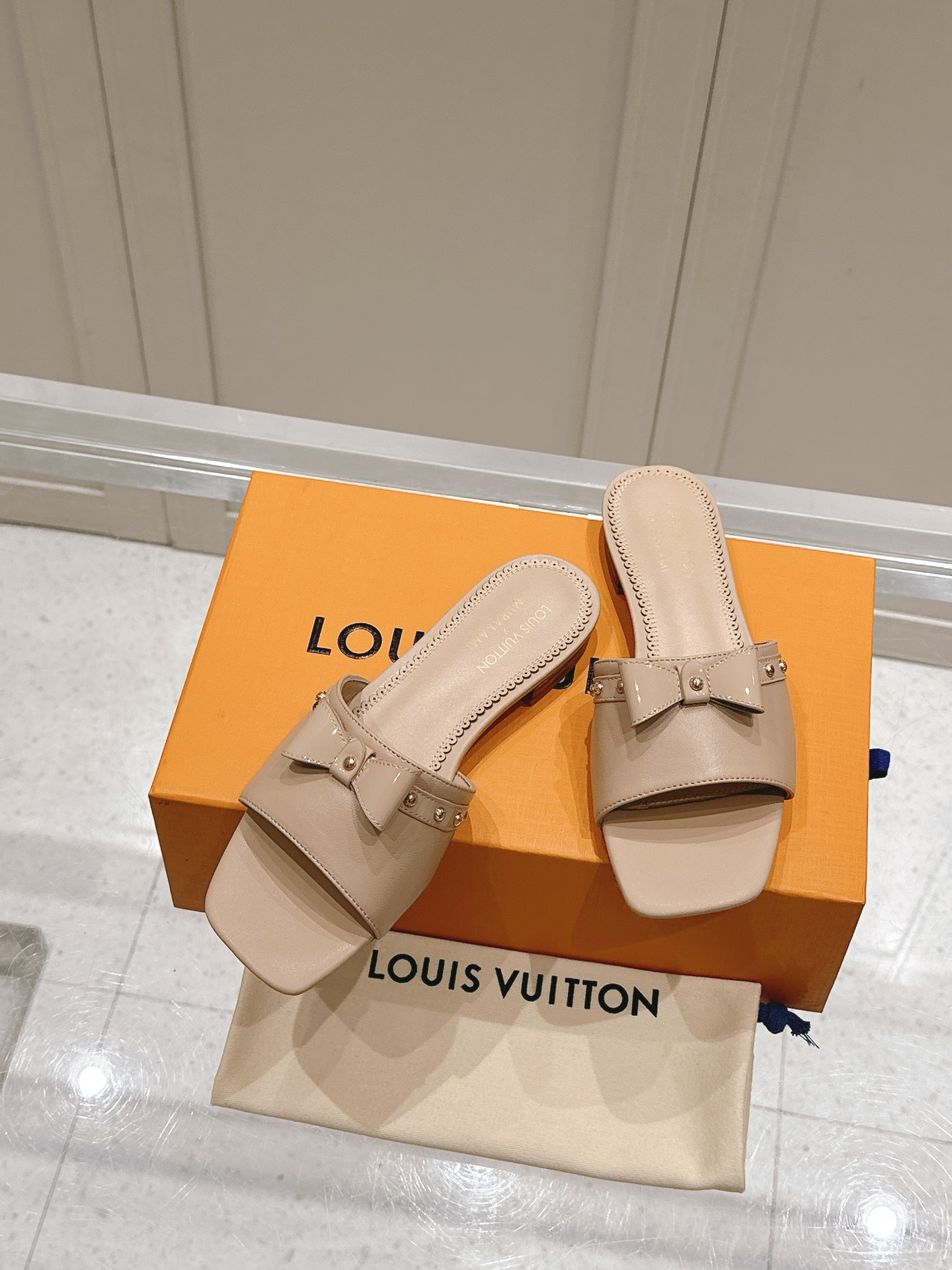 Louis Vuitton LV x TM 路易威登x村上隆联名6AM 系列 白三彩 平底 凉拖鞋
