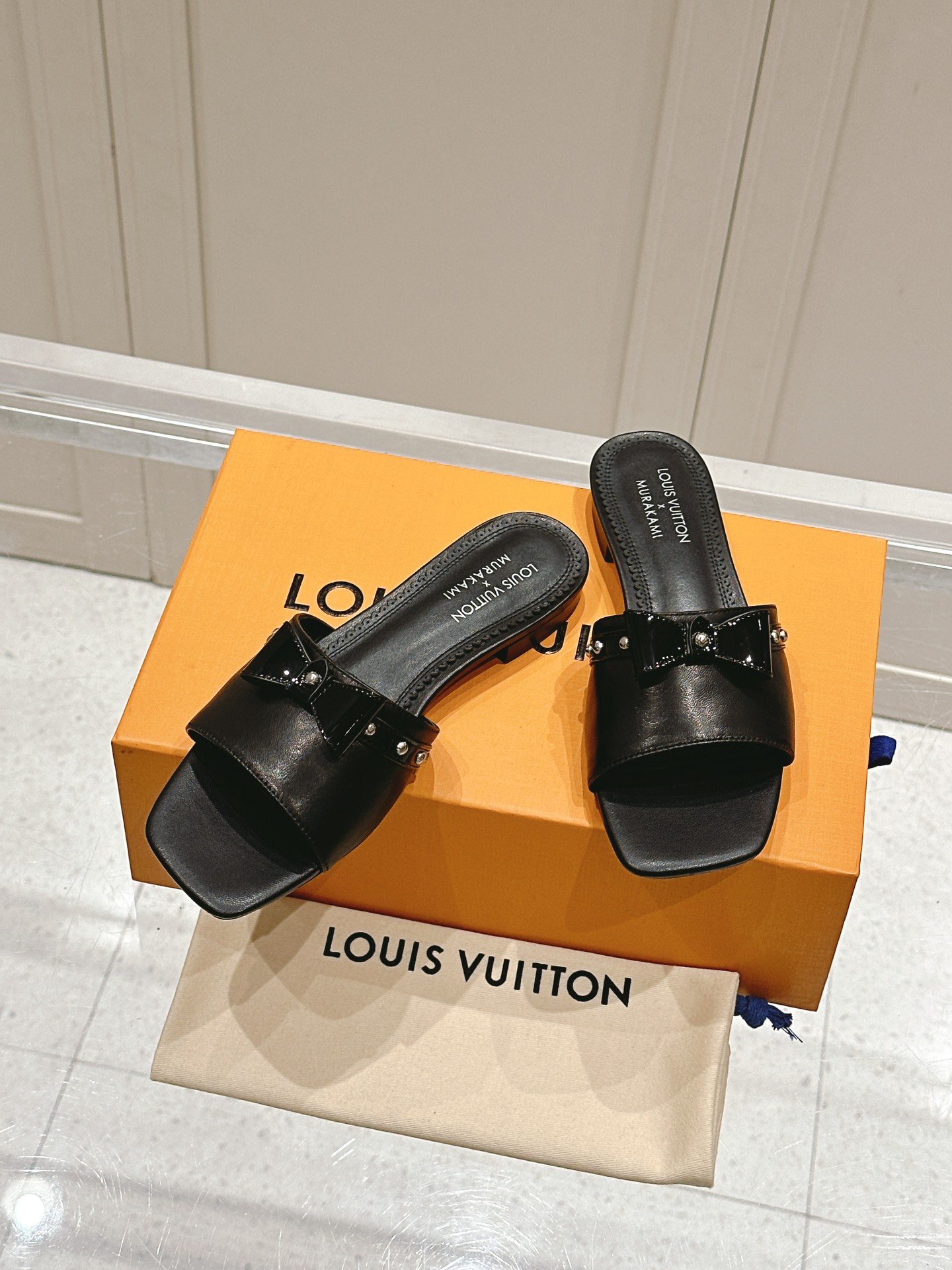Louis Vuitton LV x TM 路易威登x村上隆联名6AM 系列 白三彩 平底 凉拖鞋
