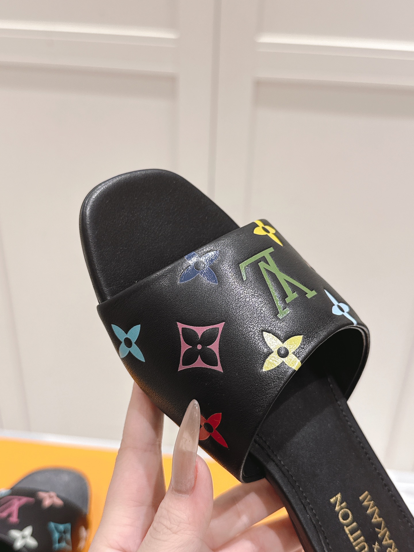 Louis Vuitton LV x TM 路易威登x村上隆联名6AM 系列 白三彩 平底 凉拖鞋