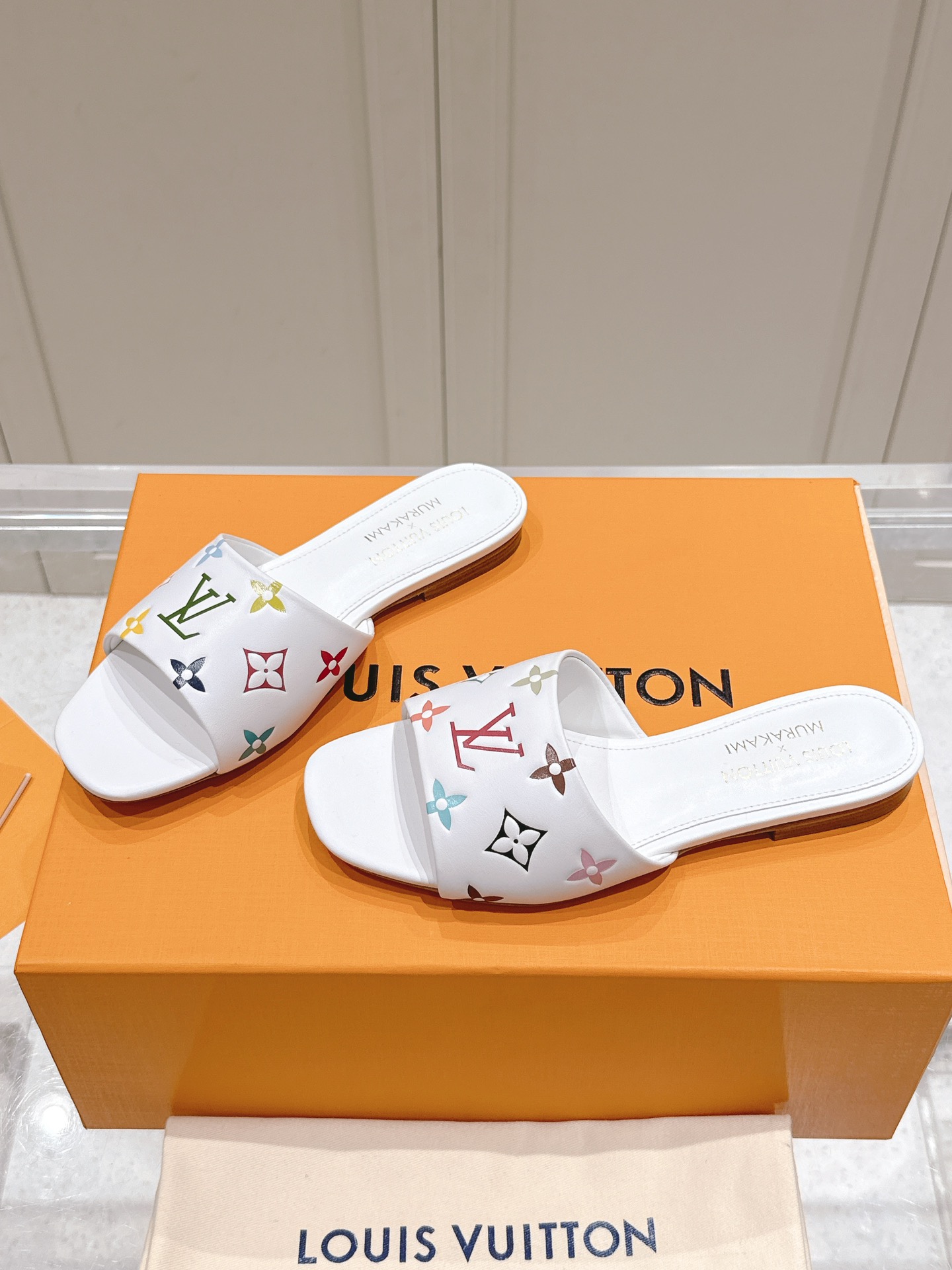 Louis Vuitton LV x TM 路易威登x村上隆联名6AM 系列 白三彩 平底 凉拖鞋
