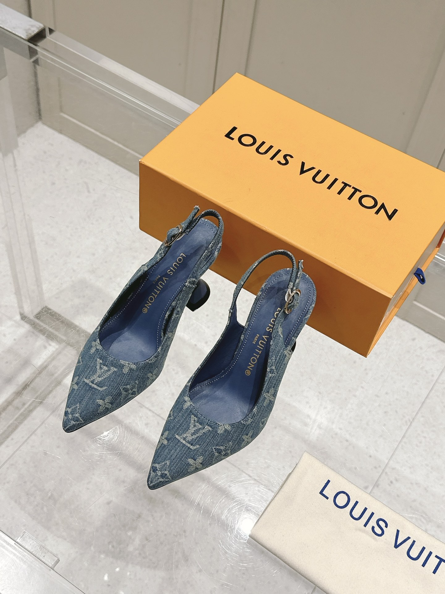 NO:258559,L V Murakami Takashi series Top quality louis vuitton ss25 new arrival~ LV.2025 spring and summer series｜New product of pointed high heels The small pointed toe paired with hollow leather small square buckle can be adjusted and elastic, Lv hardware 