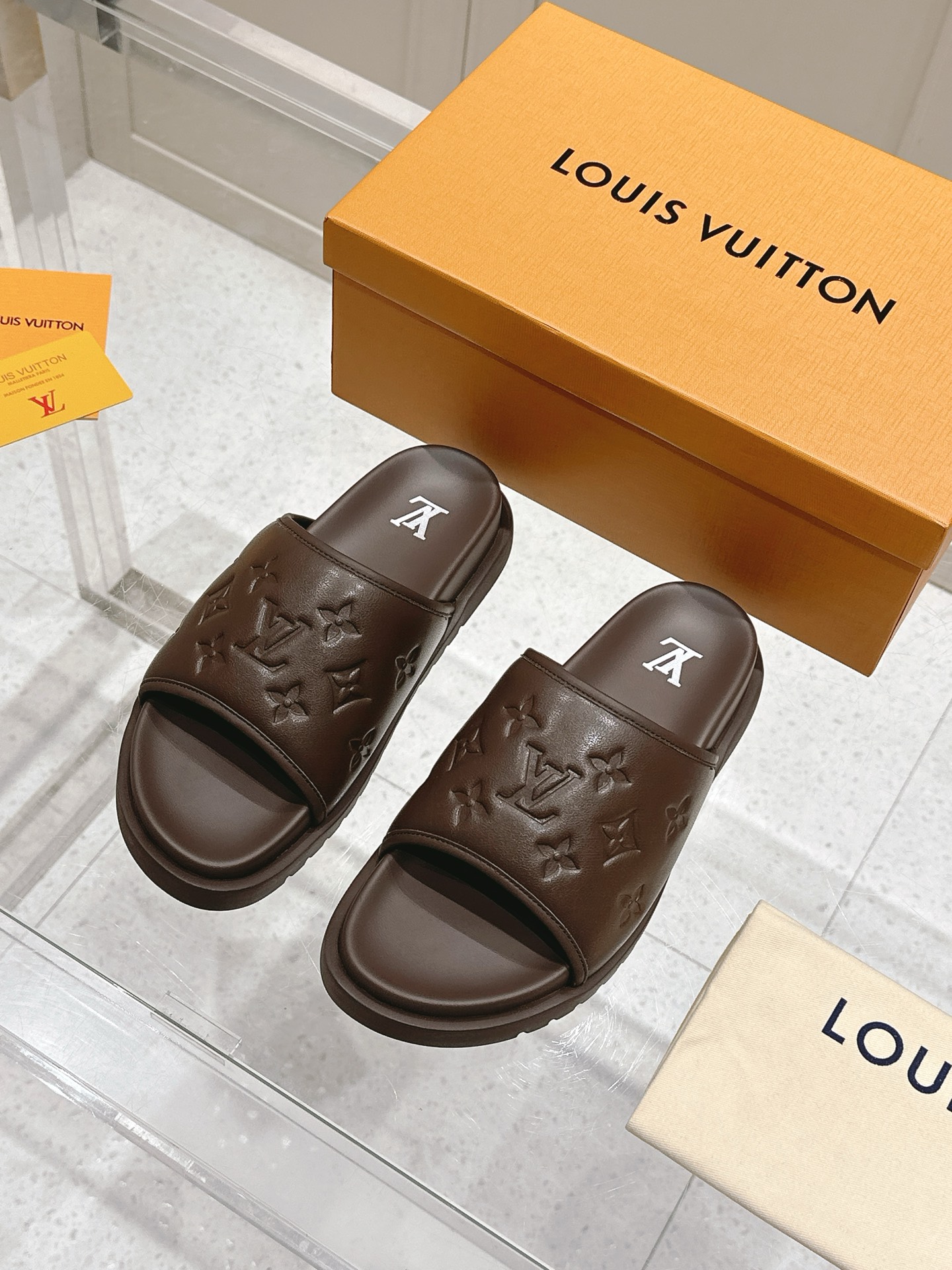Hermès Louis vuitton 25ss 沙滩拖 又一 最新 版本