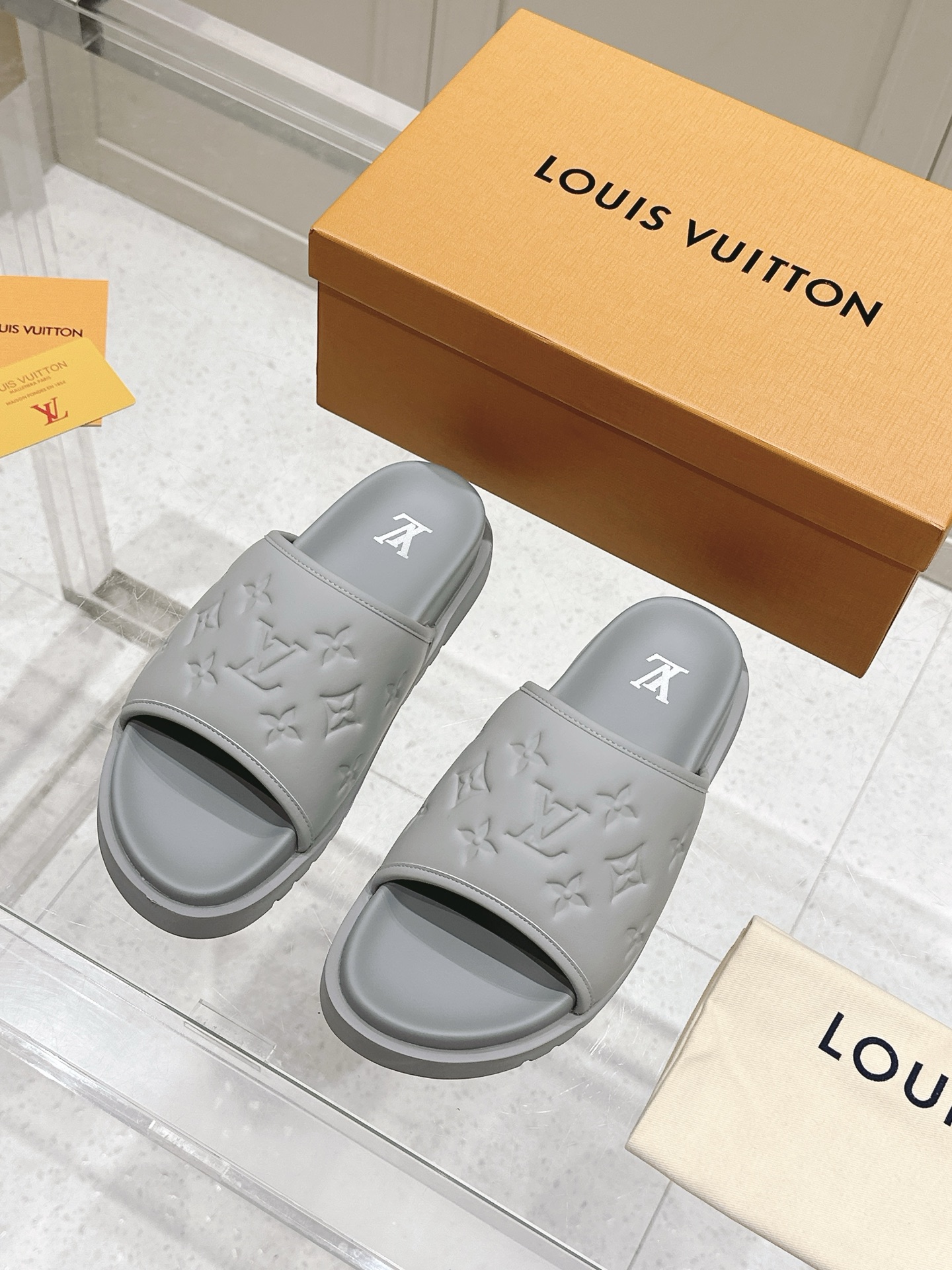 Hermès Louis vuitton 25ss 沙滩拖 又一 最新 版本