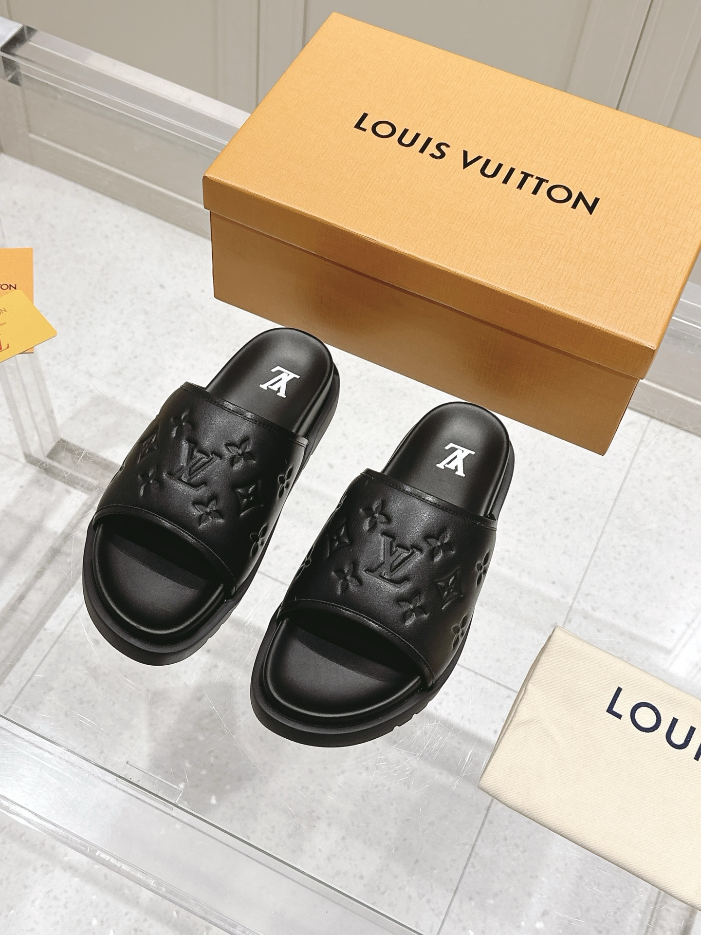 Hermès Louis vuitton 25ss 沙滩拖 又一 最新 版本