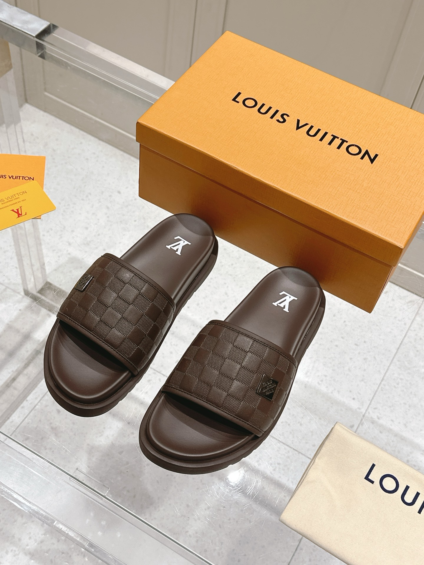 Hermès Louis vuitton 25ss 沙滩拖 又一 最新 版本
