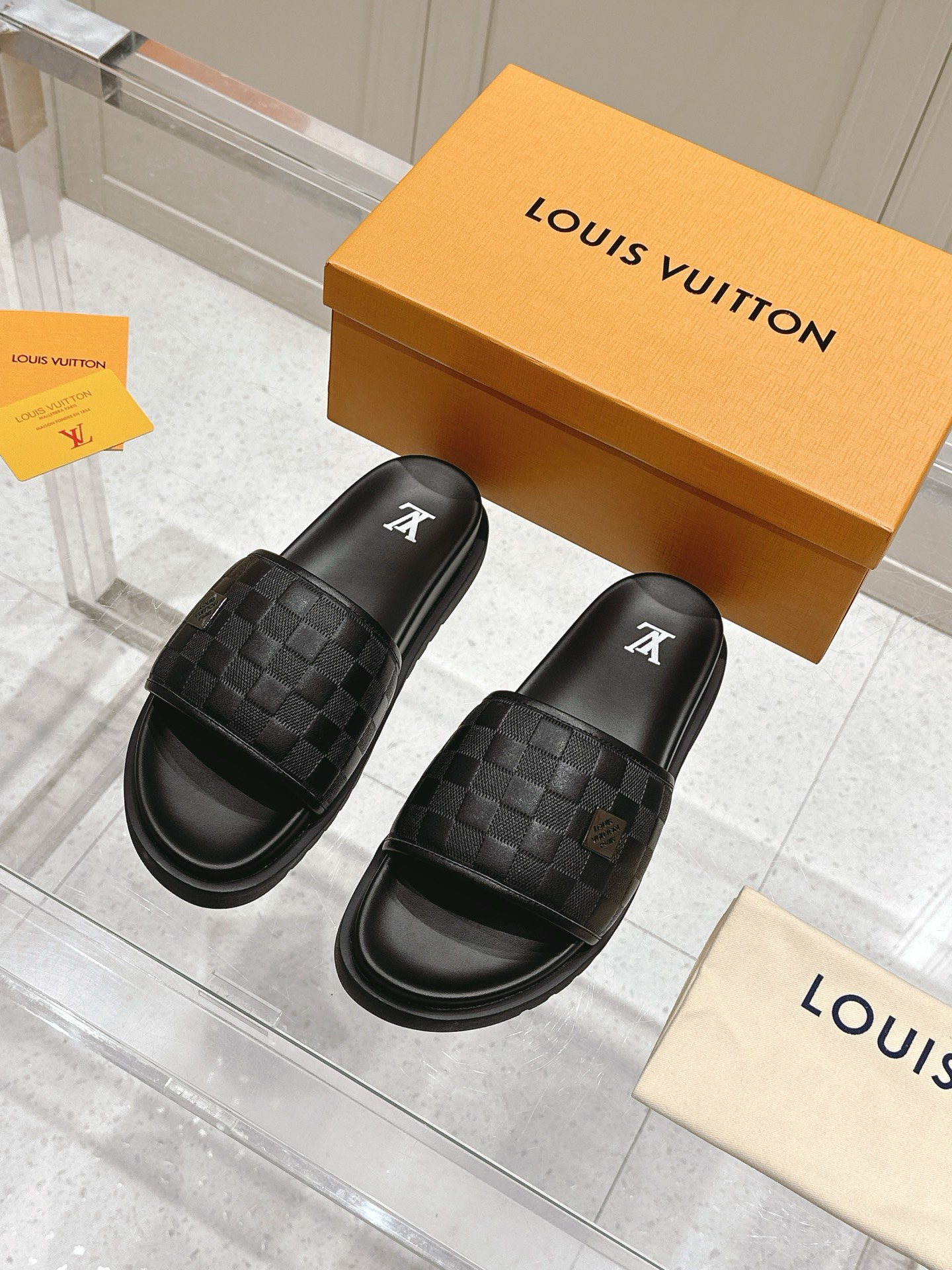 Hermès Louis vuitton 25ss 沙滩拖 又一 最新 版本