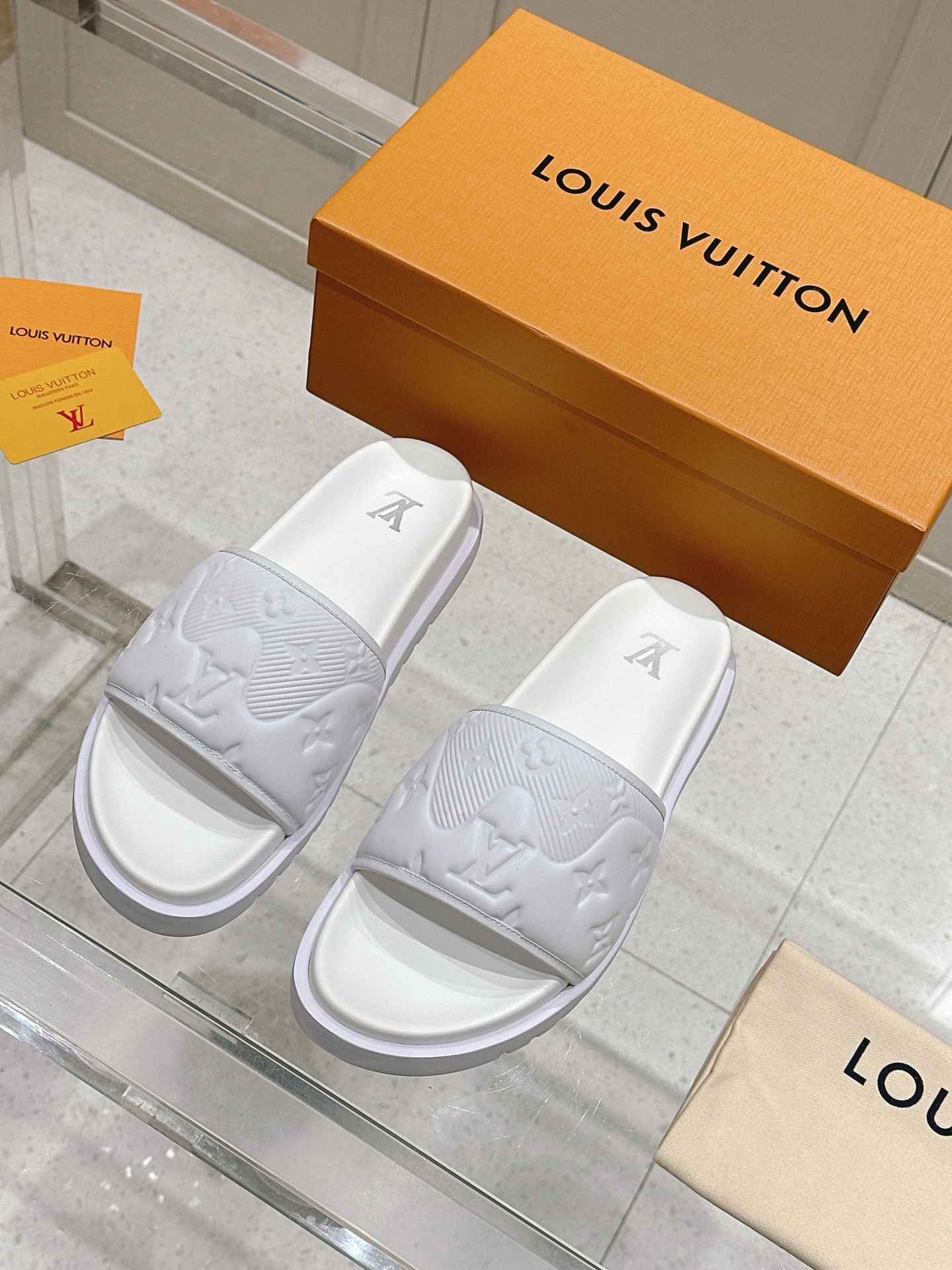 Hermès Louis vuitton 25ss 沙滩拖 又一 最新 版本