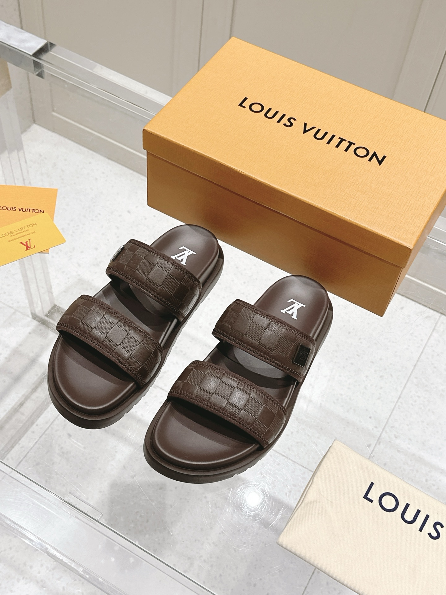 Hermès Louis vuitton 25ss 沙滩拖 又一 最新 版本