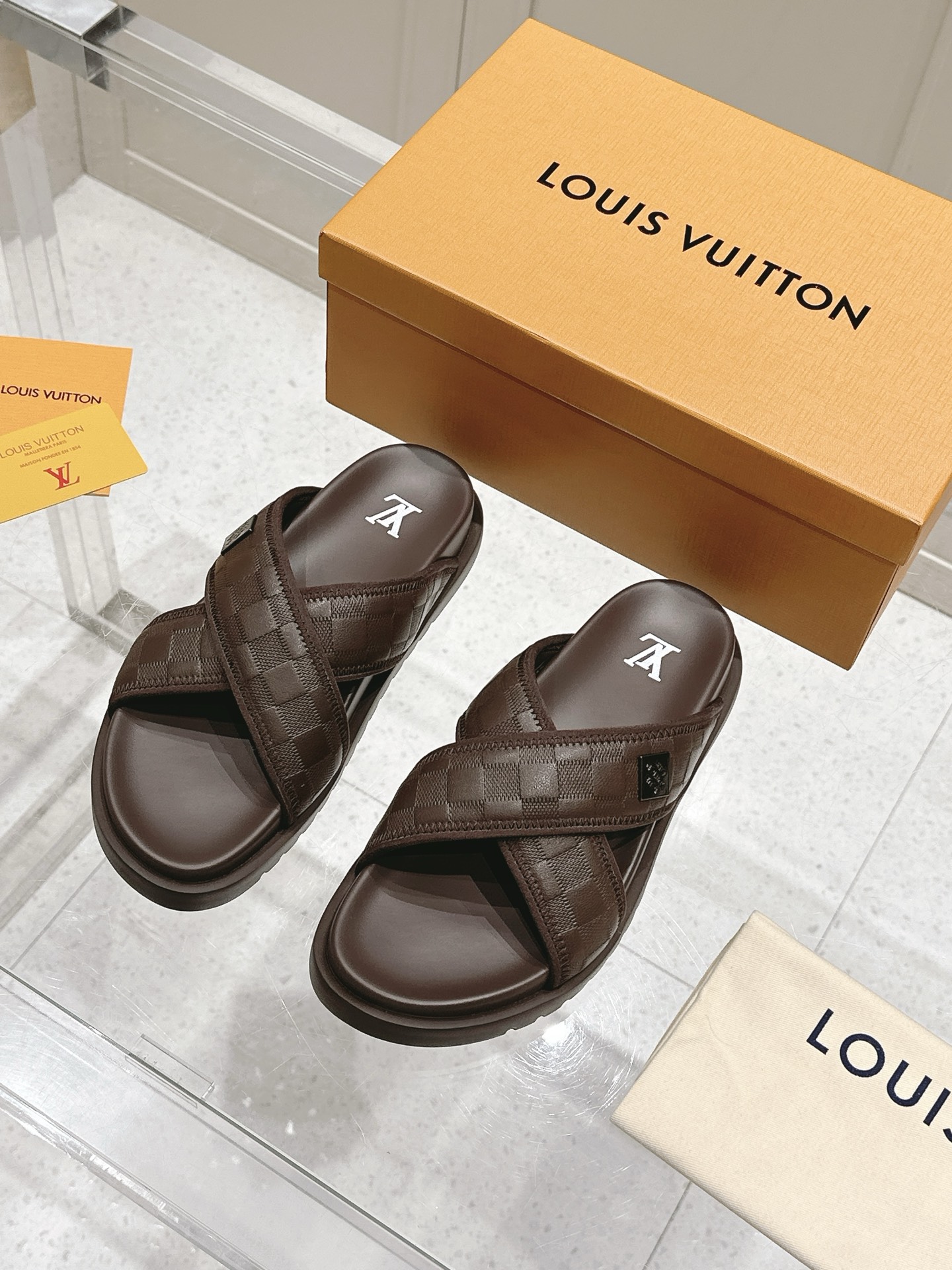 Hermès Louis vuitton 25ss 沙滩拖 又一 最新 版本