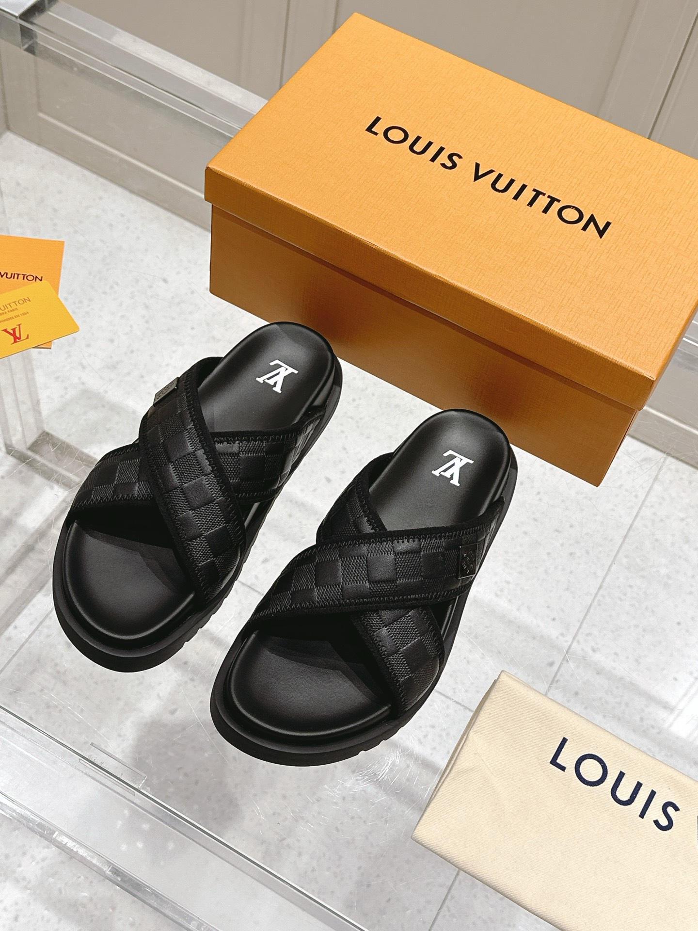 Hermès Louis vuitton 25ss 沙滩拖 又一 最新 版本