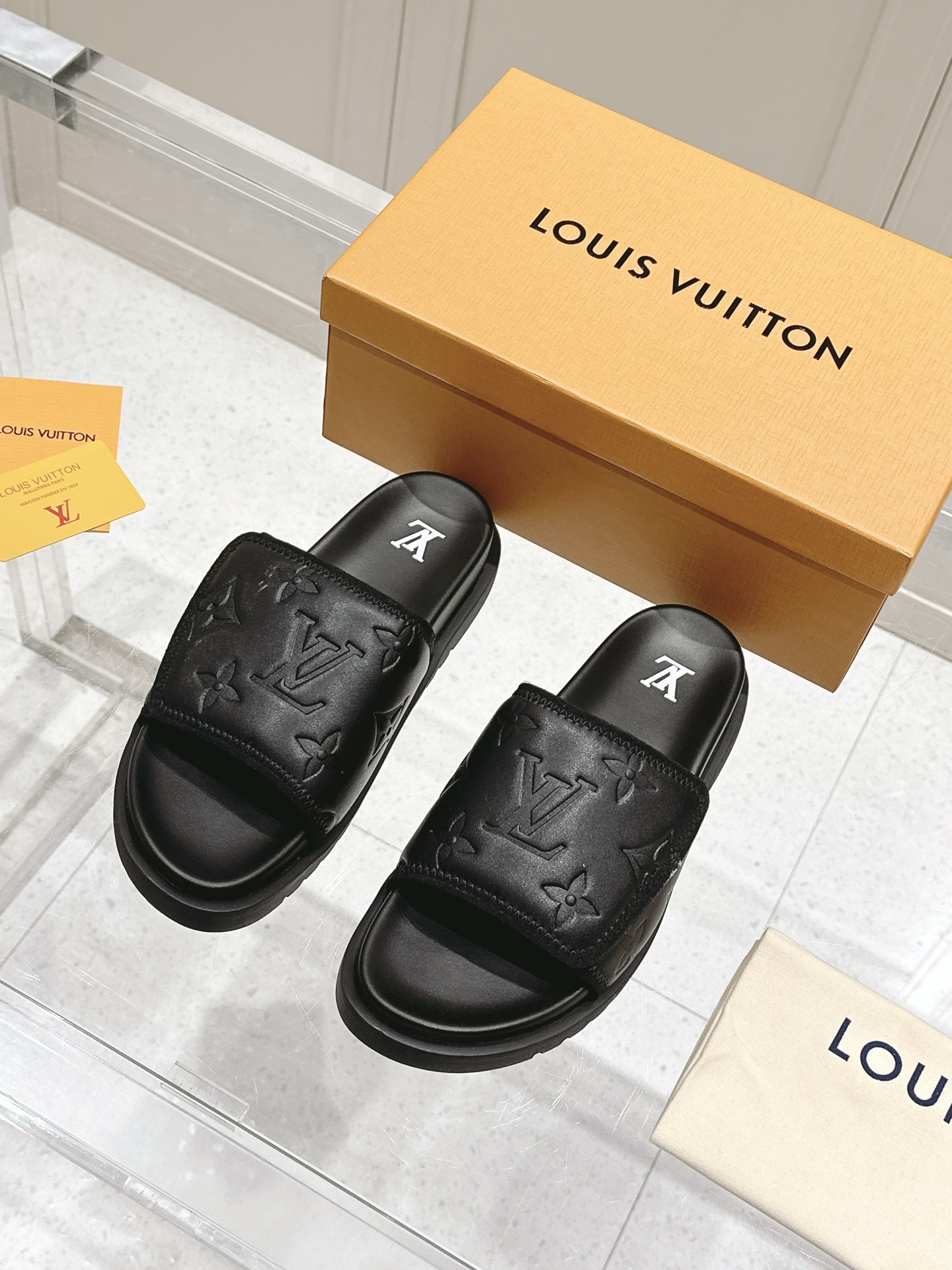 Hermès Louis vuitton 25ss 沙滩拖 又一 最新 版本