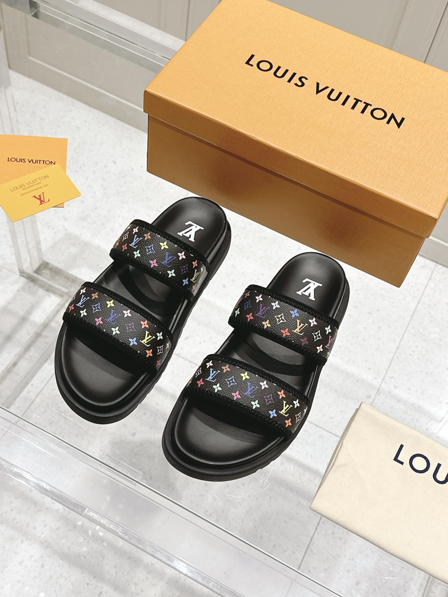 Hermès Louis vuitton 25ss 沙滩拖 又一 最新 版本