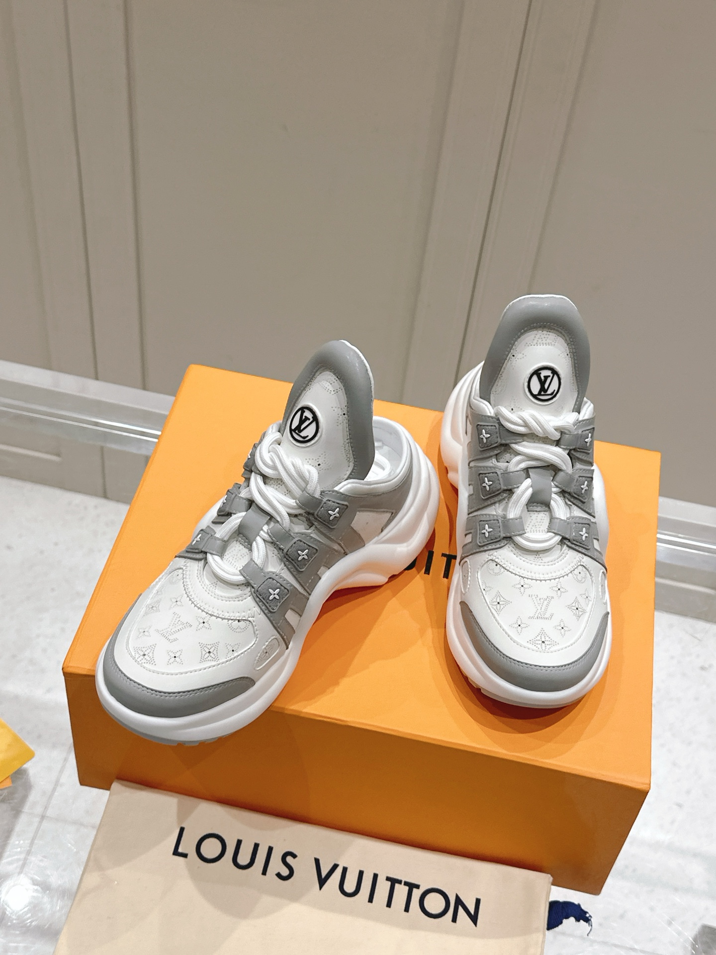 Louis Vuitton Archlight Mule Sneaker: Iconic Style & Supreme Comfort 6 i1743774340460 1489 0 3