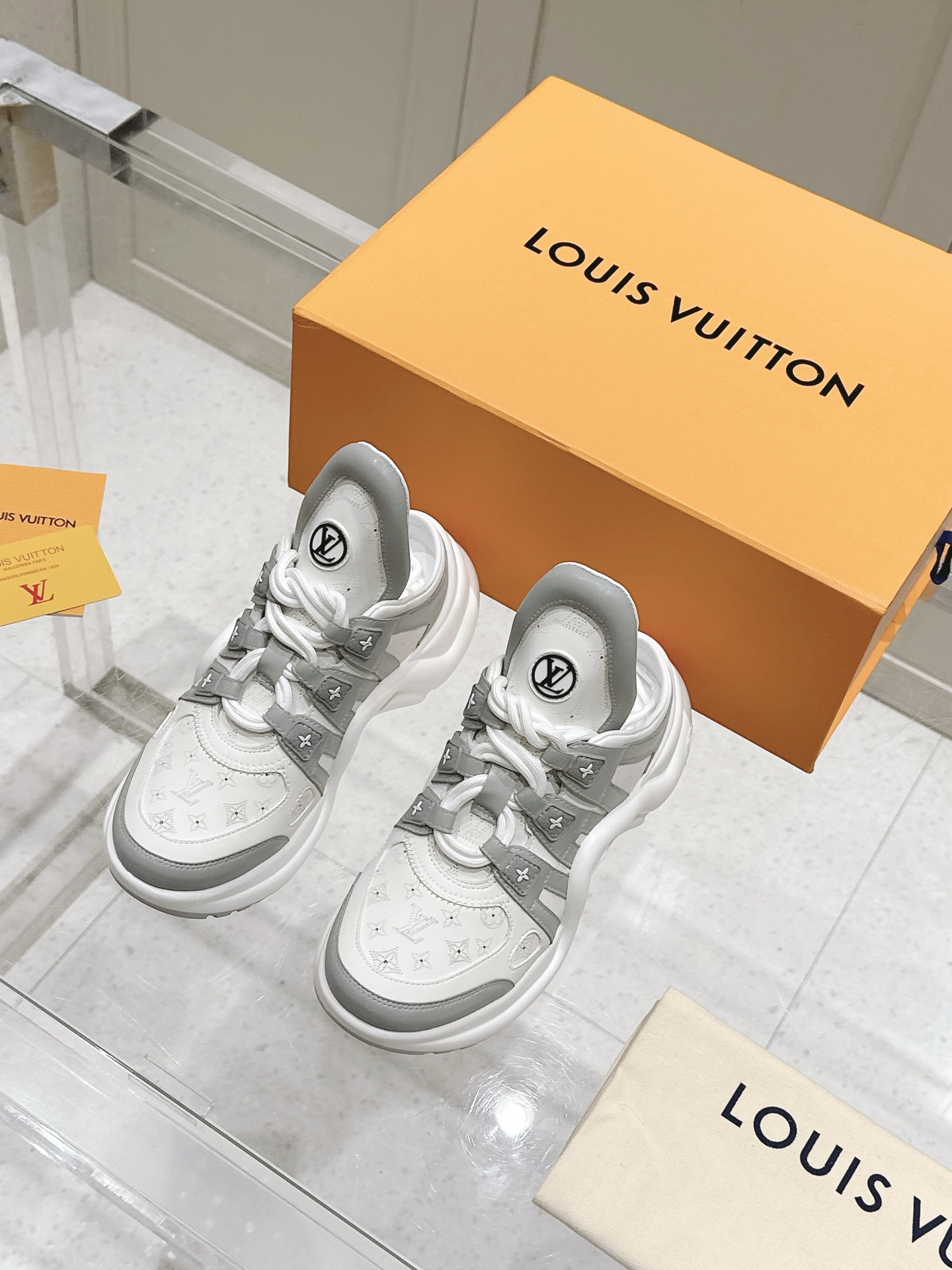 Louis Vuitton Archlight Mule Sneaker: Iconic Style & Supreme Comfort 3 i1743774341457 3185 0 0