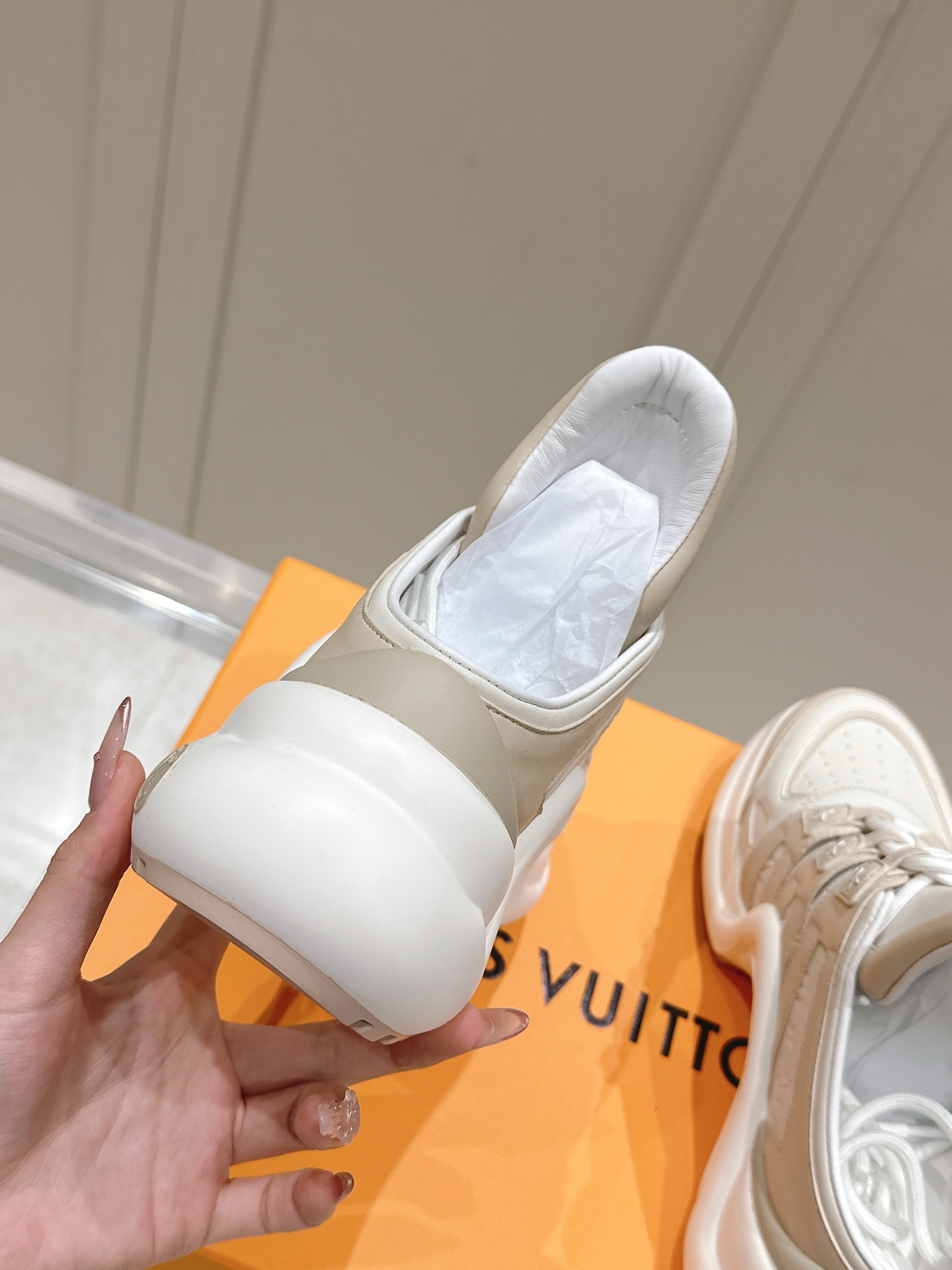 Louis Vuitton Archlight Sneaker: Iconic Design, Premium Leather, Comfortable Fit 8 i1743774419841 2132 0 6