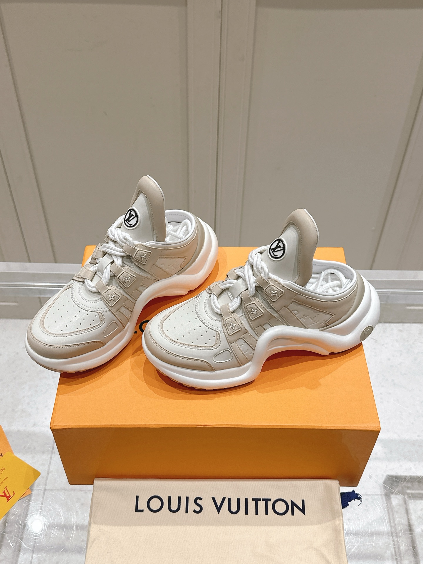 Louis Vuitton Archlight Sneaker: Iconic Design, Premium Leather, Comfortable Fit 6 i1743774419855 8757 0 3