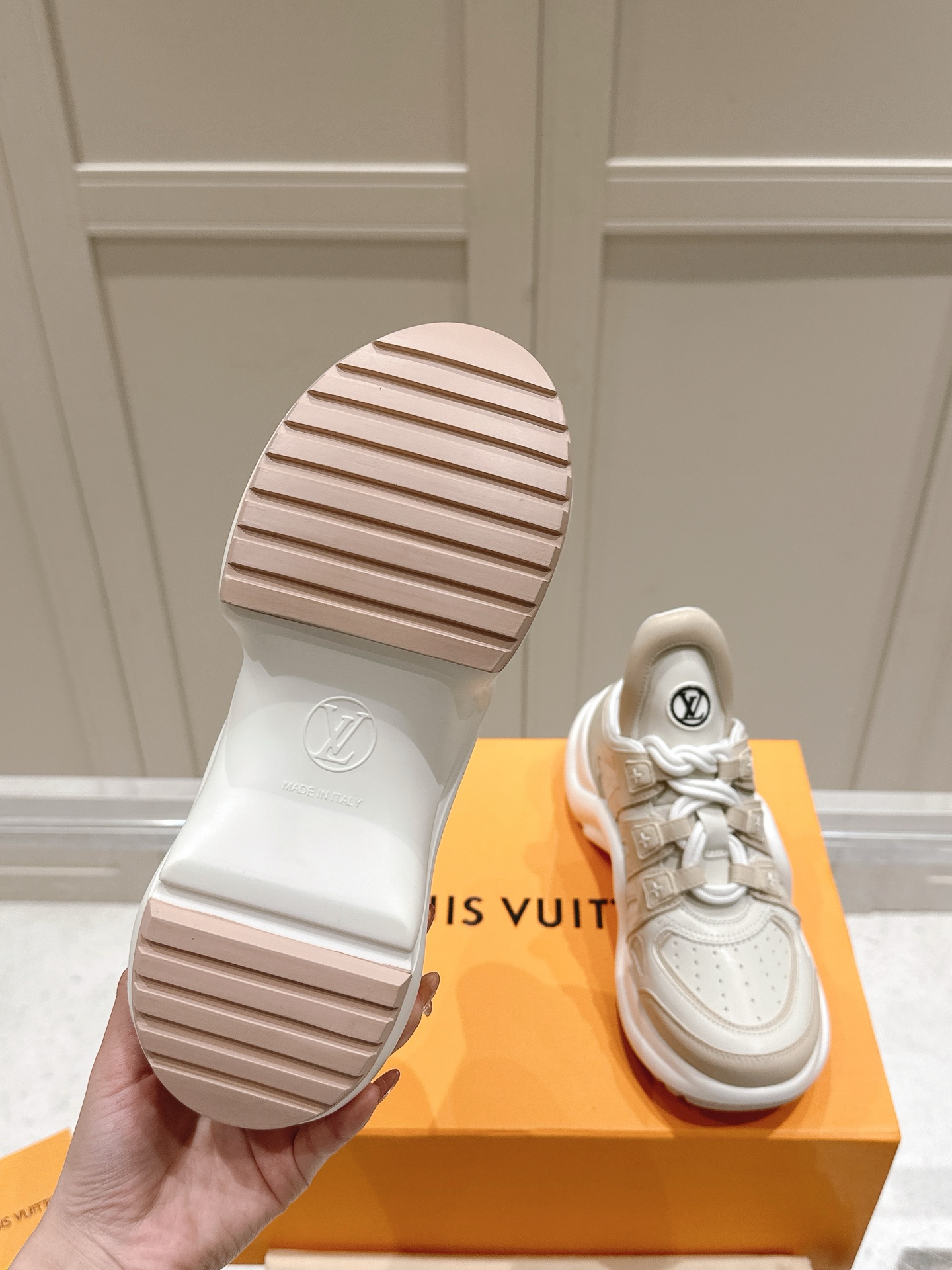 Louis Vuitton Archlight Sneaker: Iconic Design, Premium Leather, Comfortable Fit 10 i1743774420493 8267 0 8