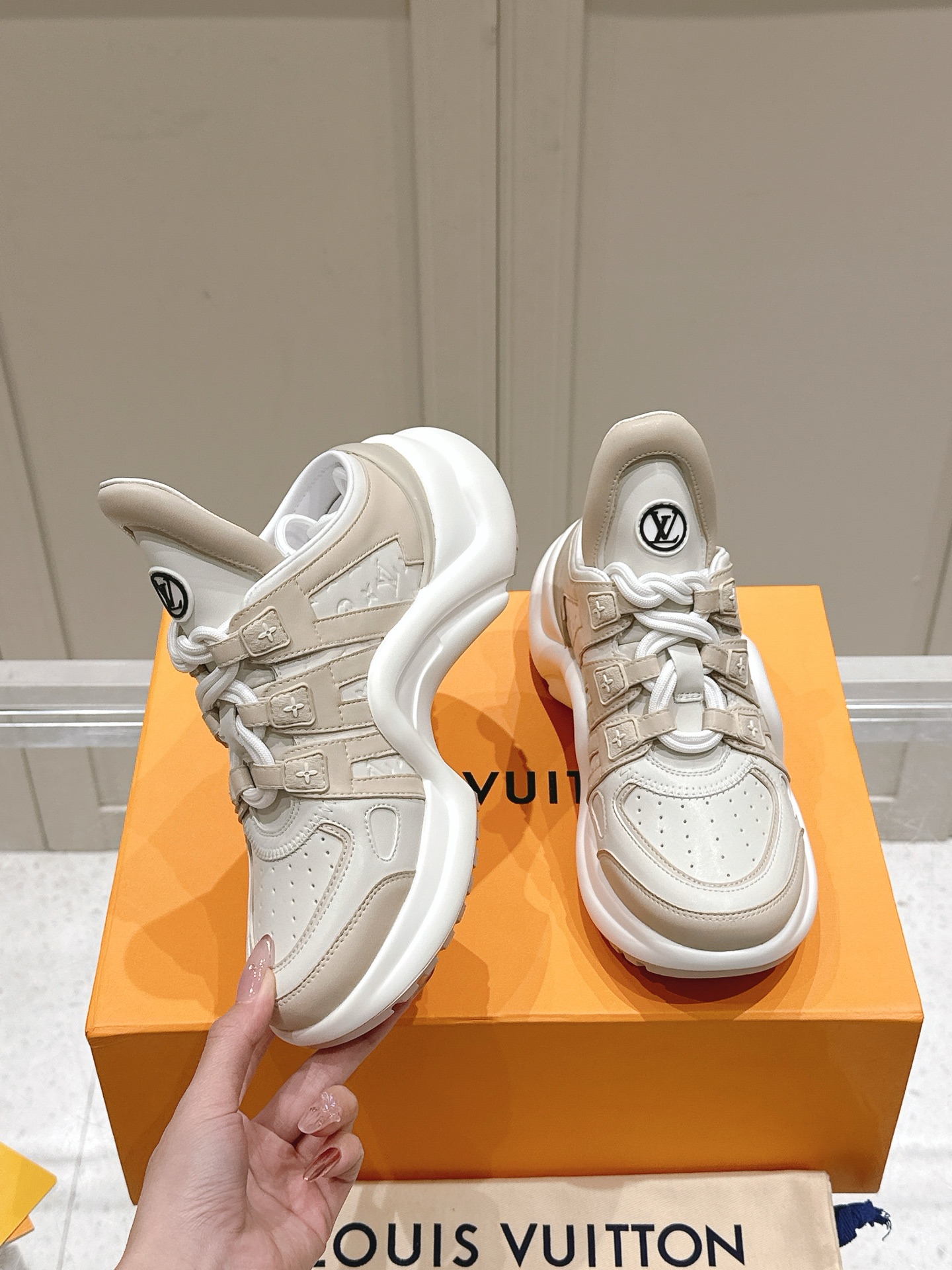 Louis Vuitton Archlight Sneaker: Iconic Design, Premium Leather, Comfortable Fit 5 i1743774420521 2193 0 2