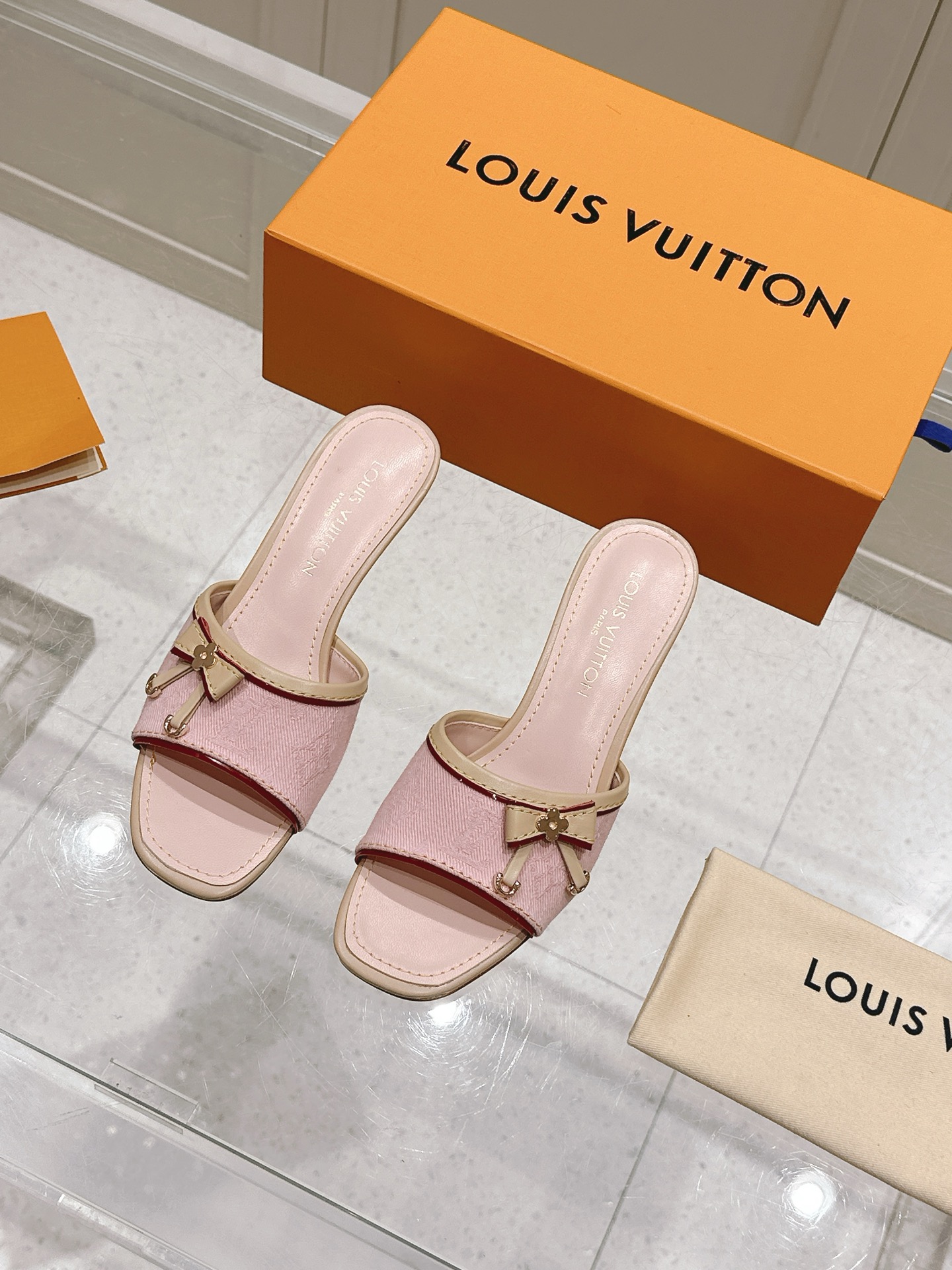 Louis Vuitton LV x TM 路易威登x村上隆联名6AM 系列 白三彩 平底 凉拖鞋