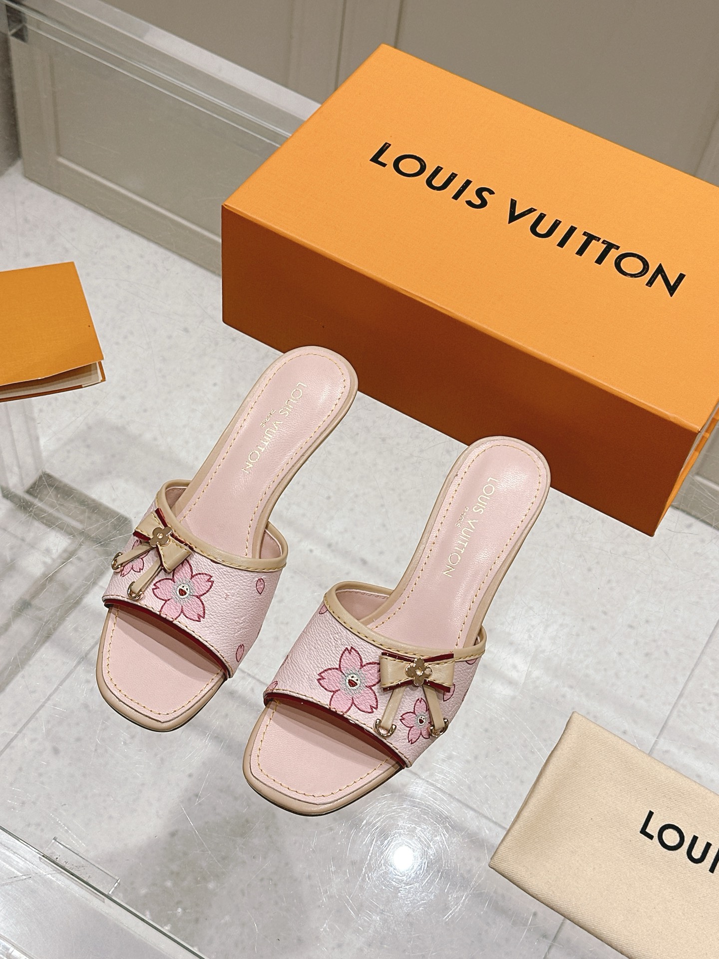 Louis Vuitton LV x TM 路易威登x村上隆联名6AM 系列 白三彩 平底 凉拖鞋