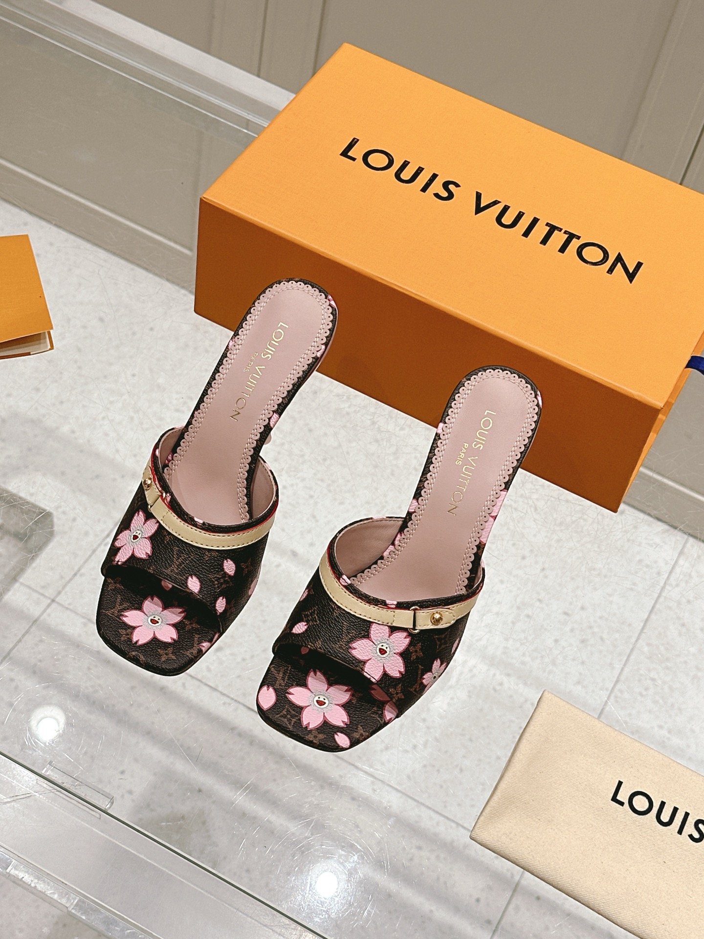 Louis Vuitton LV x TM 路易威登x村上隆联名6AM 系列 白三彩 平底 凉拖鞋