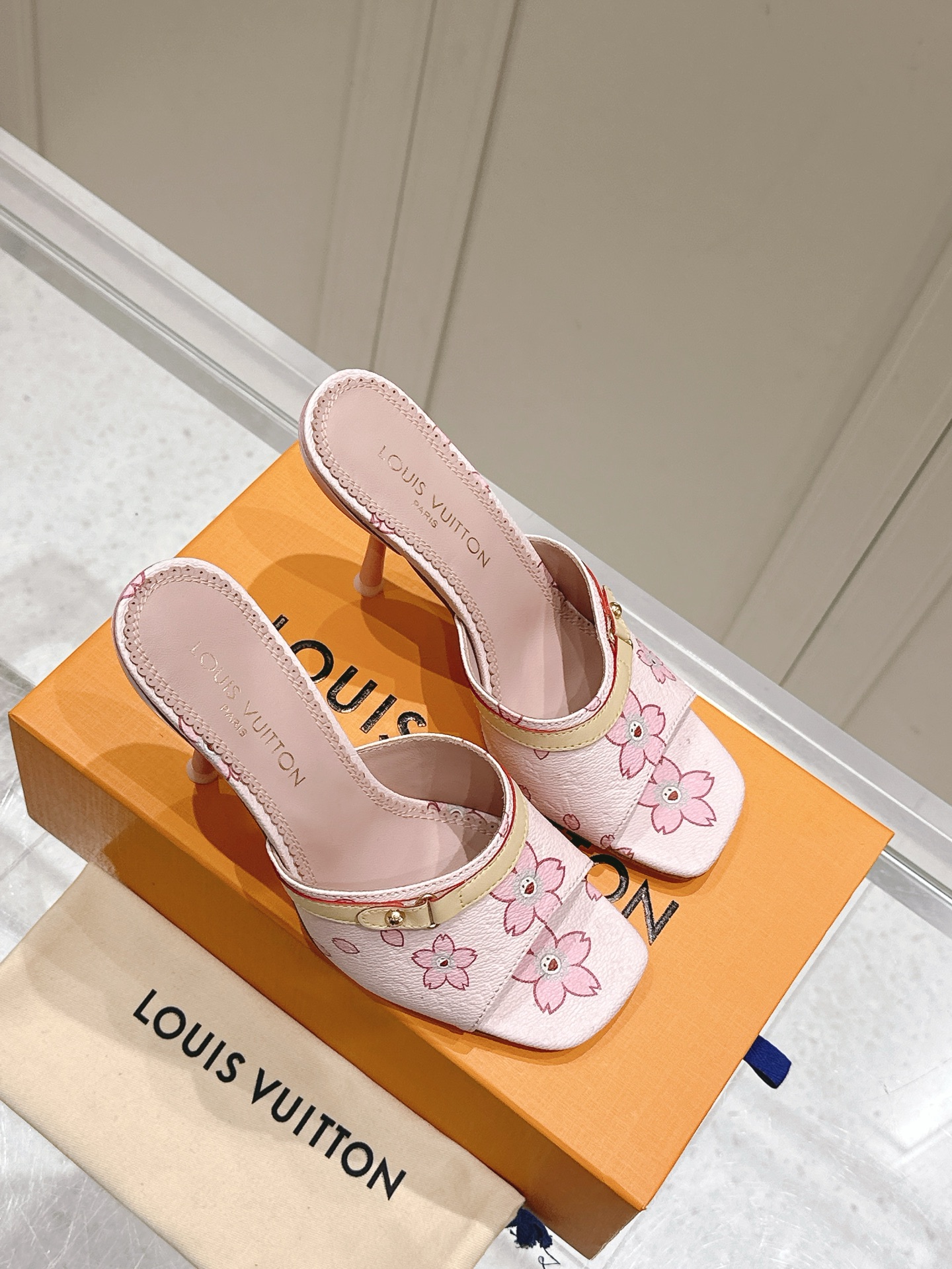 Louis Vuitton LV x TM 路易威登x村上隆联名6AM 系列 白三彩 平底 凉拖鞋