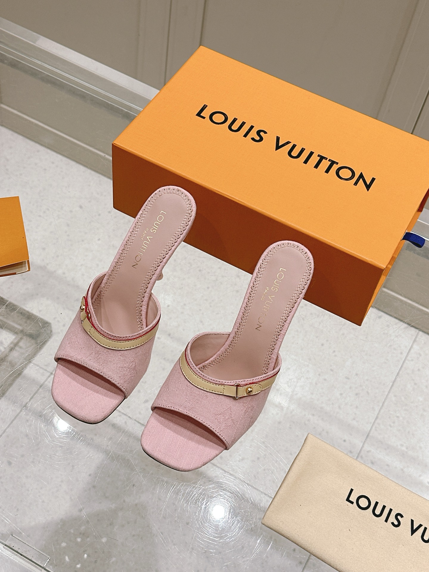 Louis Vuitton LV x TM 路易威登x村上隆联名6AM 系列 白三彩 平底 凉拖鞋