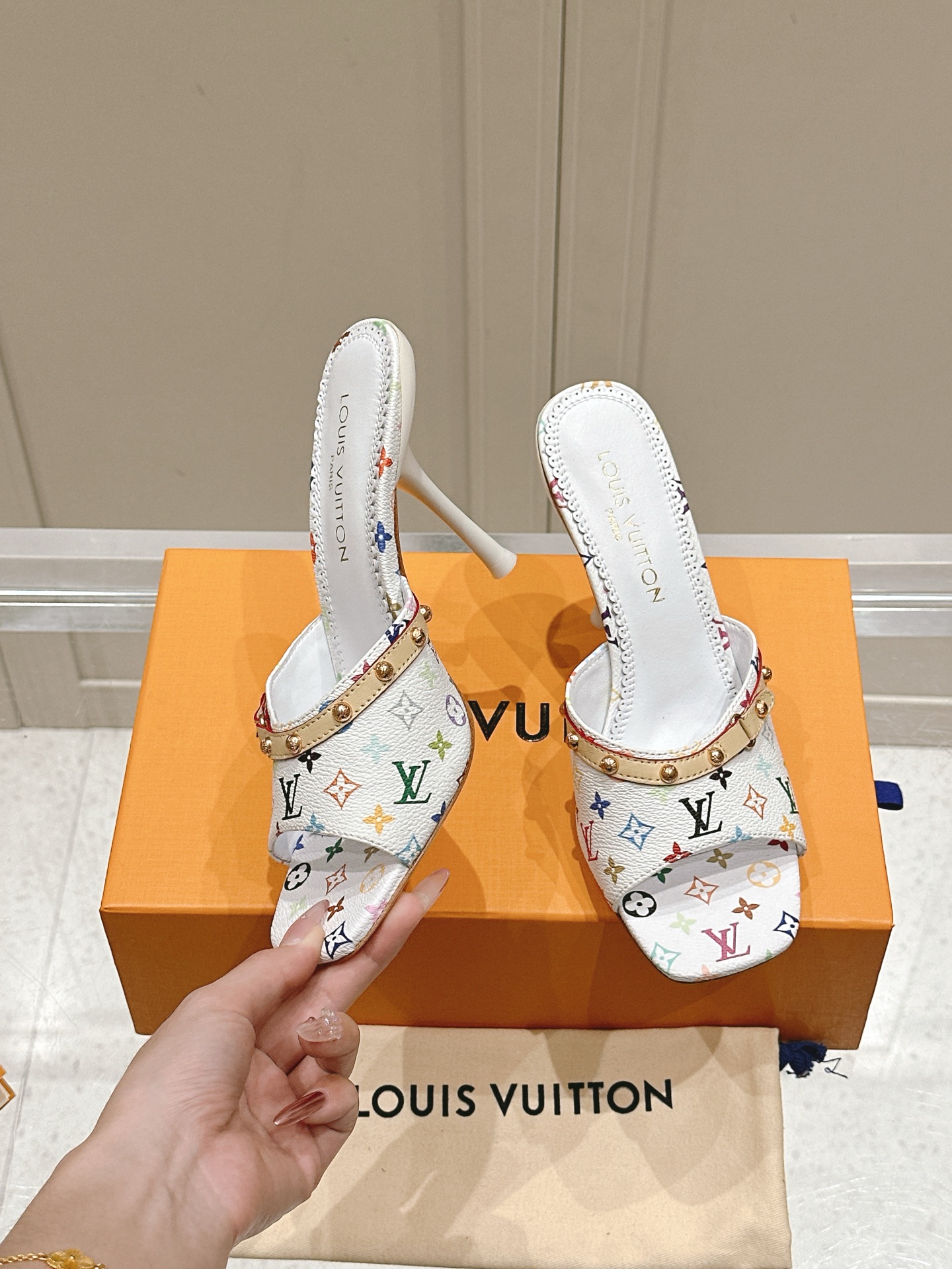 Louis Vuitton LV x TM 路易威登x村上隆联名6AM 系列 白三彩 平底 凉拖鞋
