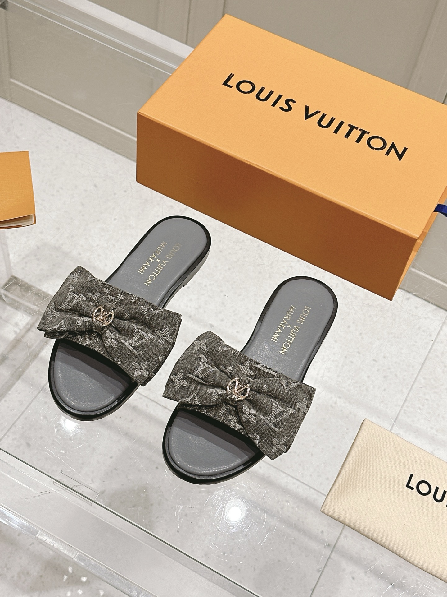 Louis Vuitton LV x TM 路易威登x村上隆联名6AM 系列 白三彩 平底 凉拖鞋超大蝴蝶结