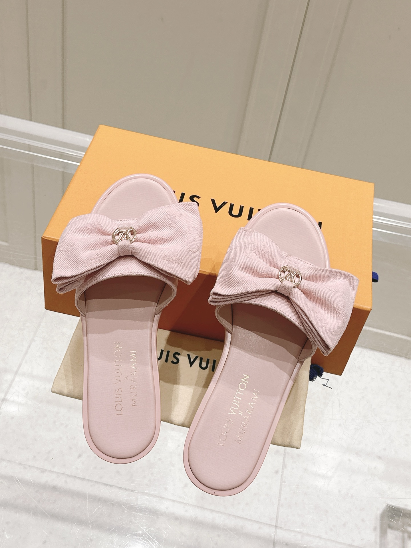 Louis Vuitton LV x TM 路易威登x村上隆联名6AM 系列 白三彩 平底 凉拖鞋超大蝴蝶结