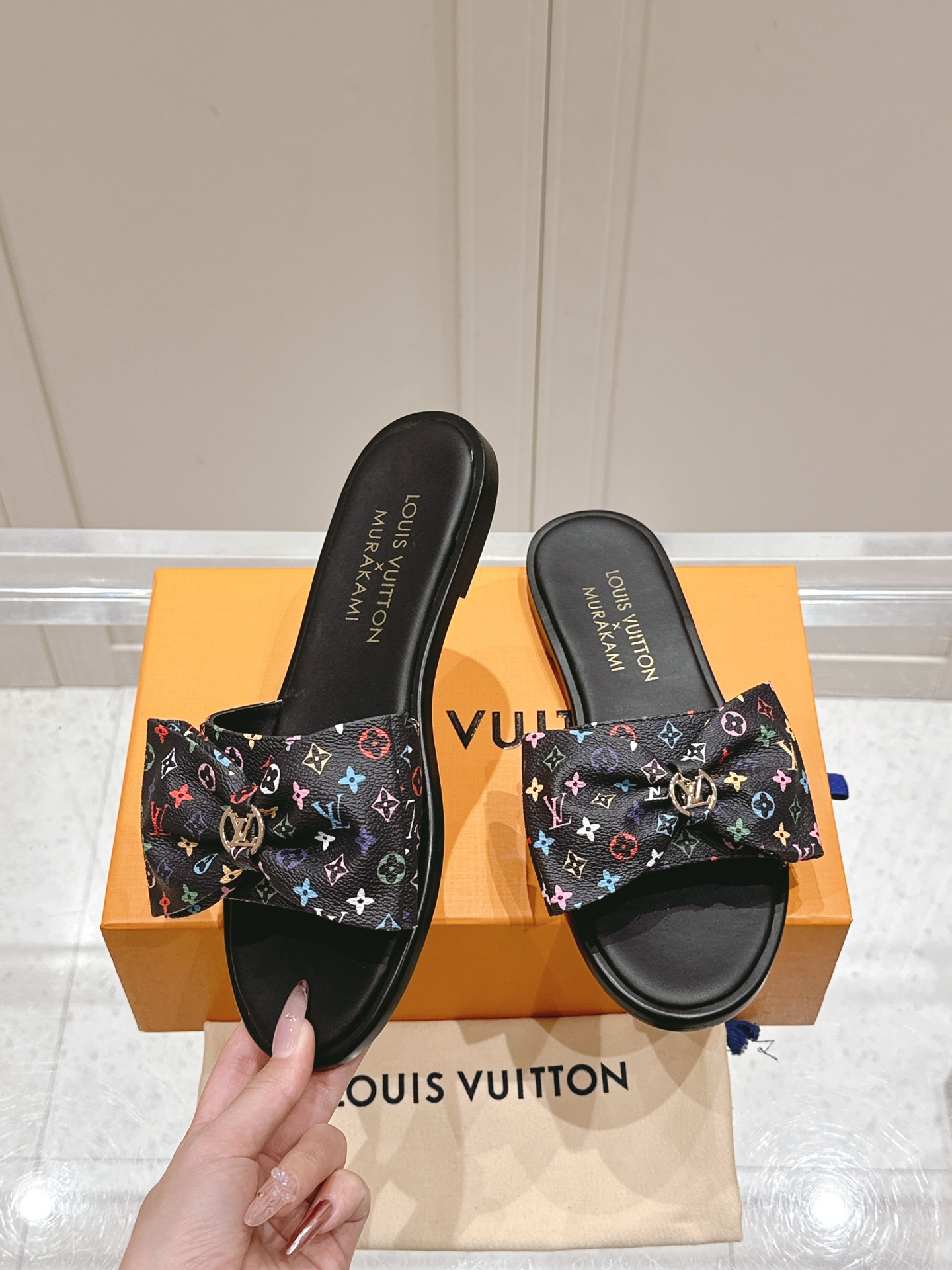 Louis Vuitton LV x TM 路易威登x村上隆联名6AM 系列 白三彩 平底 凉拖鞋超大蝴蝶结