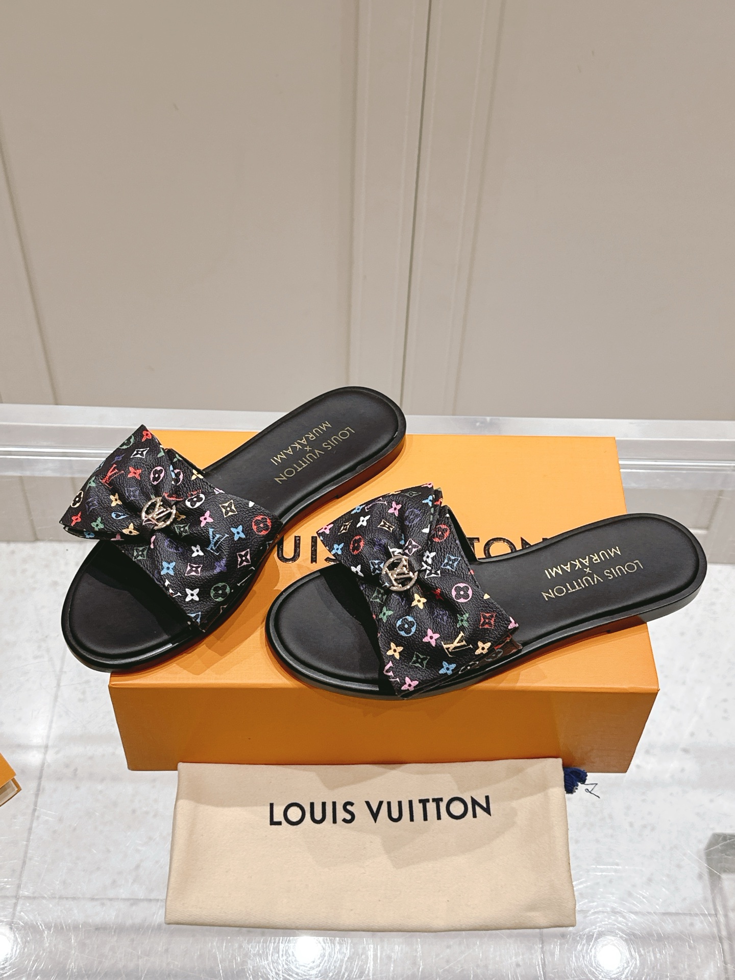 Louis Vuitton LV x TM 路易威登x村上隆联名6AM 系列 白三彩 平底 凉拖鞋超大蝴蝶结