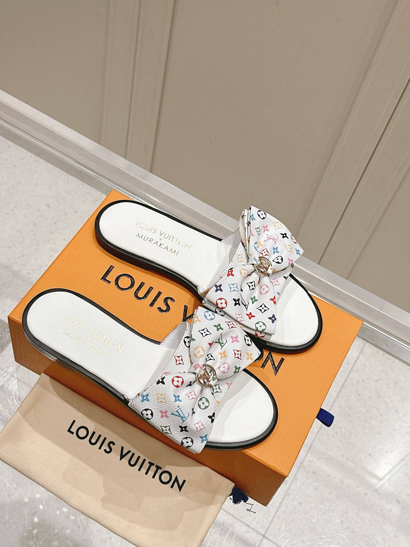 Louis Vuitton LV x TM 路易威登x村上隆联名6AM 系列 白三彩 平底 凉拖鞋超大蝴蝶结