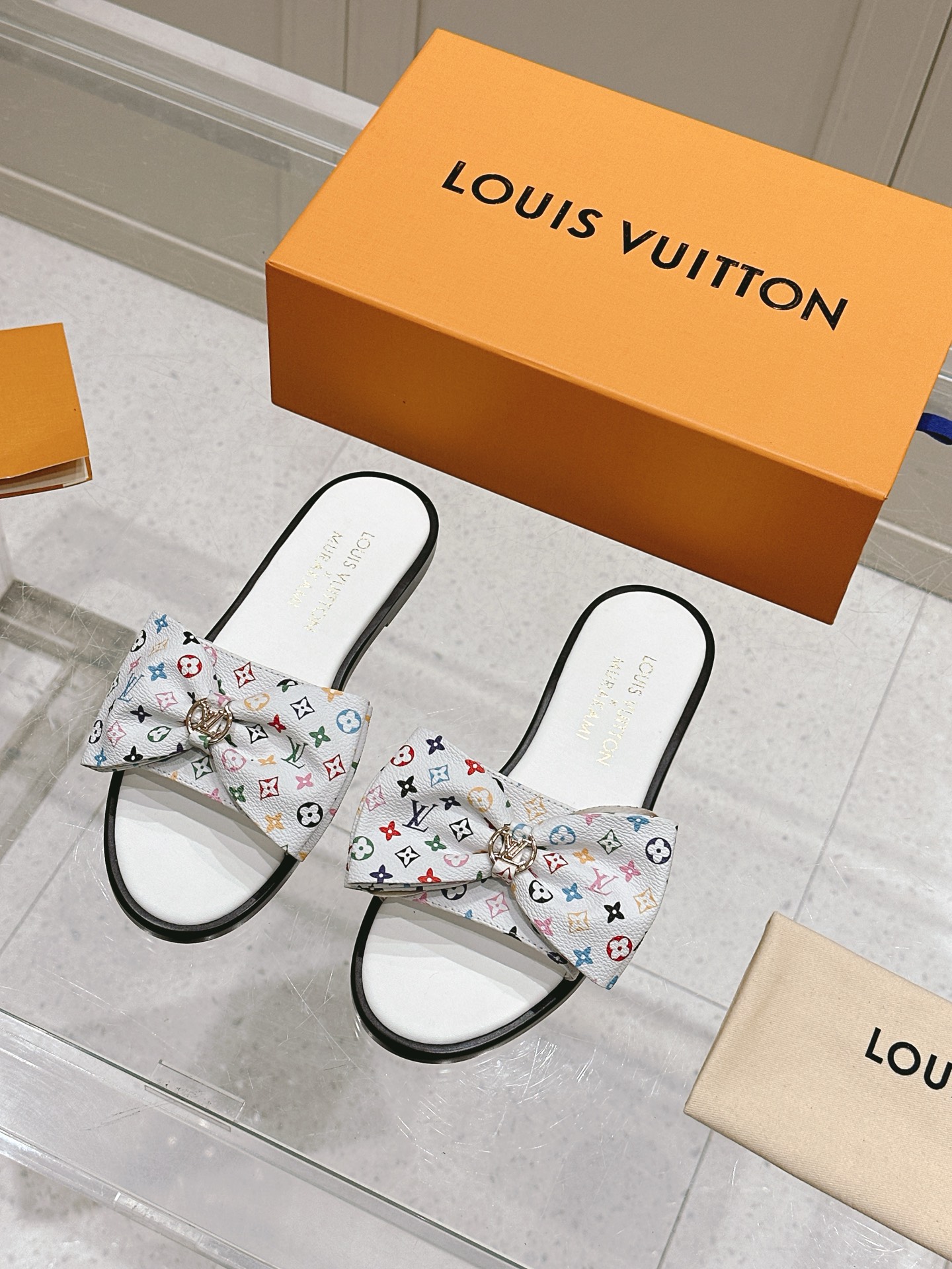 Louis Vuitton LV x TM 路易威登x村上隆联名6AM 系列 白三彩 平底 凉拖鞋超大蝴蝶结