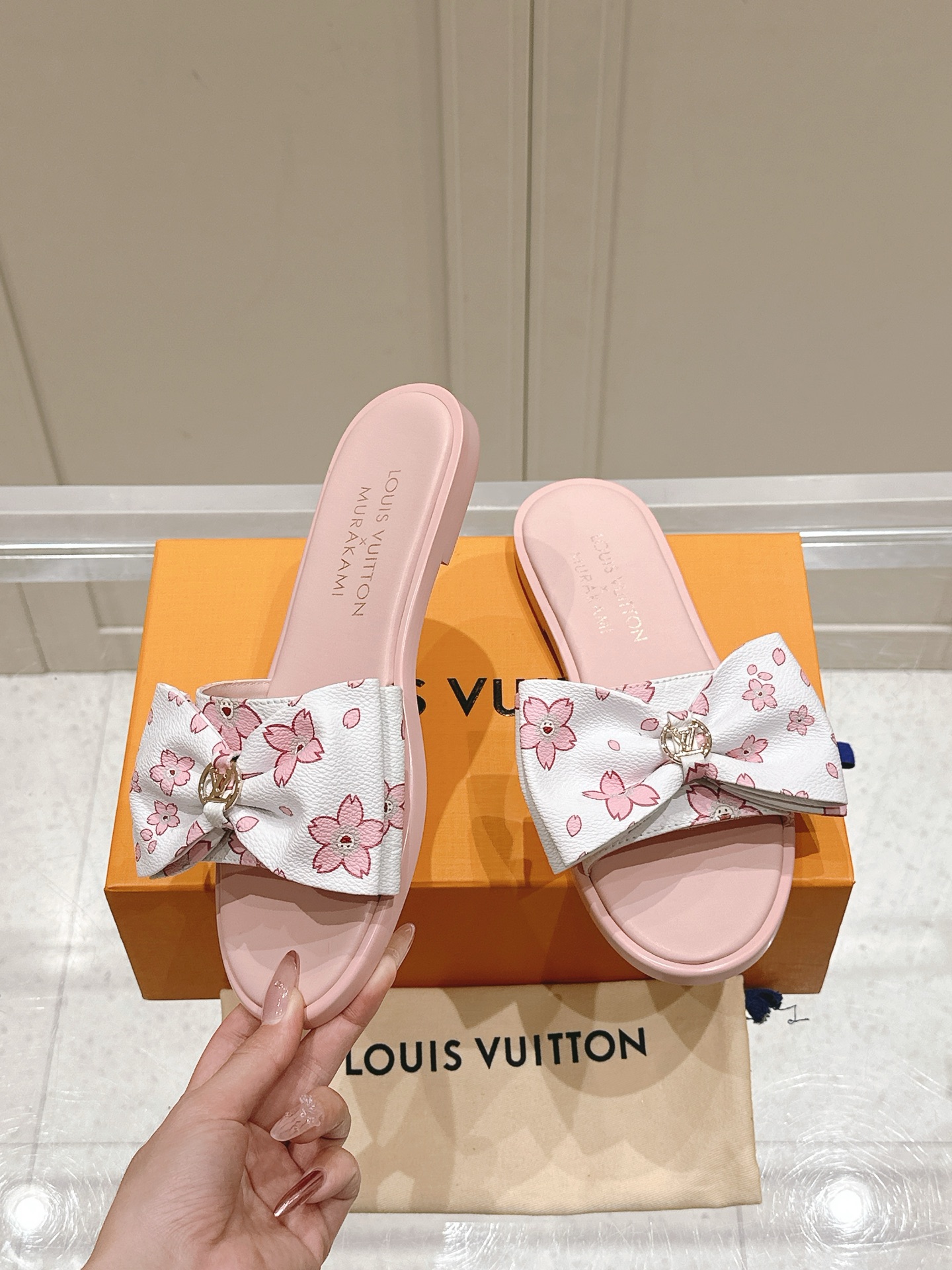 Louis Vuitton LV x TM 路易威登x村上隆联名6AM 系列 白三彩 平底 凉拖鞋超大蝴蝶结
