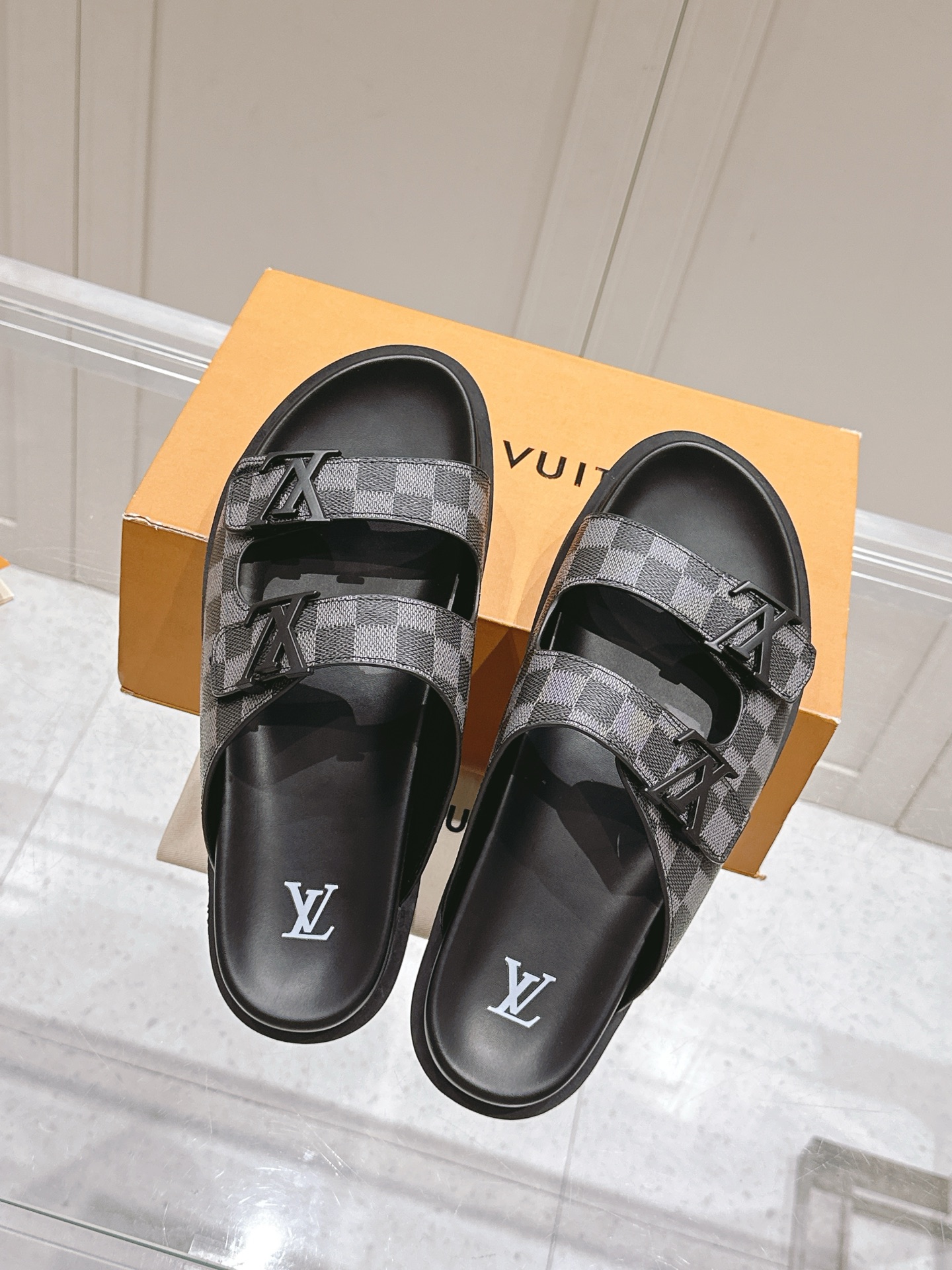 Louis Vuitton LV路易威登 驴家新品 主打最新款驴牌拖鞋 硬货上新