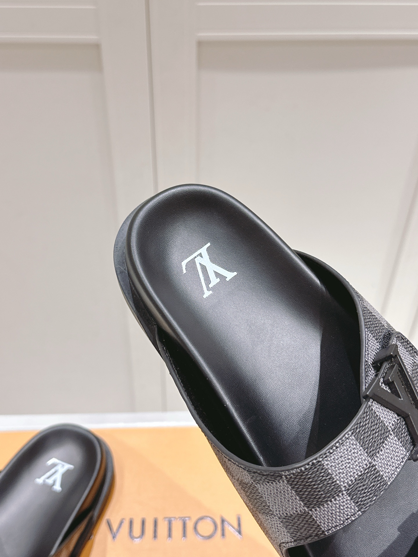 Louis Vuitton LV路易威登 驴家新品 主打最新款驴牌拖鞋 硬货上新