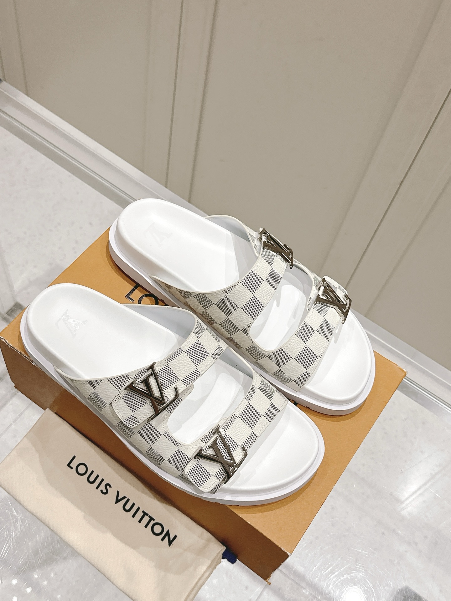 Louis Vuitton LV路易威登 驴家新品 主打最新款驴牌拖鞋 硬货上新