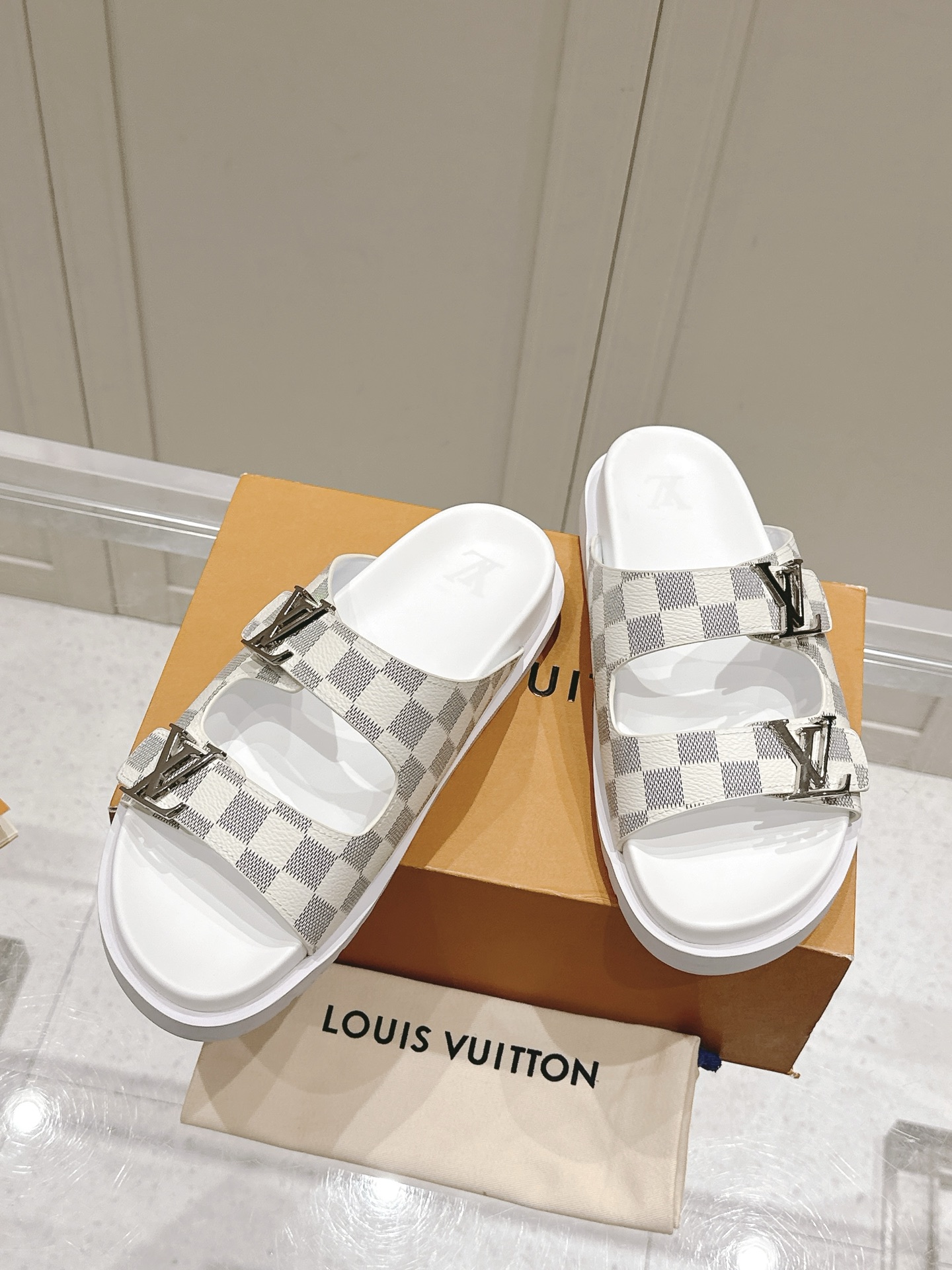 Louis Vuitton LV路易威登 驴家新品 主打最新款驴牌拖鞋 硬货上新