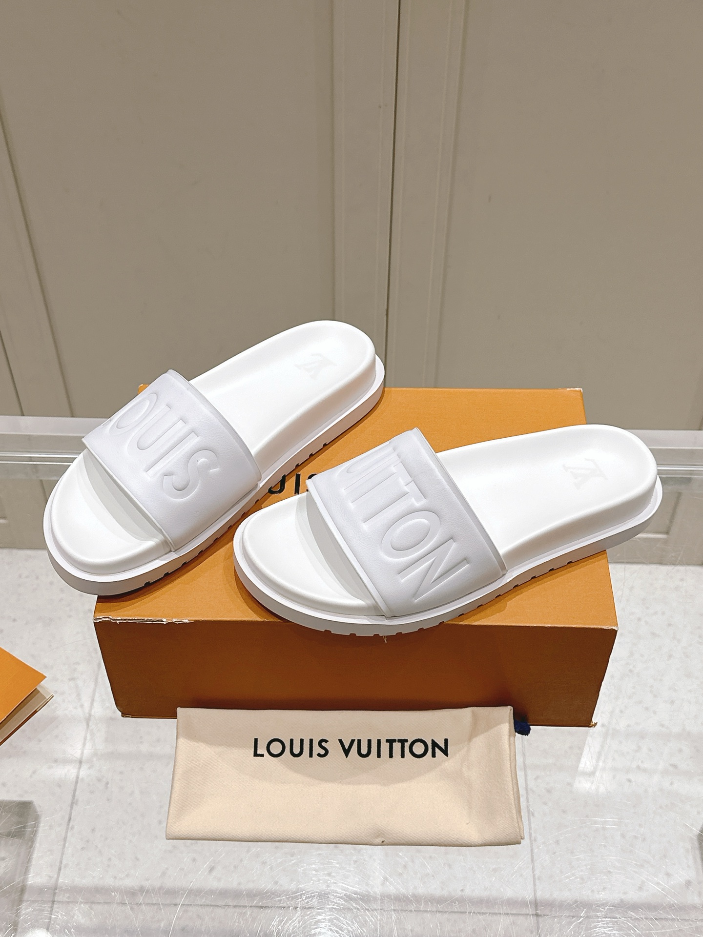 Hermès Louis vuitton 25ss 沙滩拖 又一 最新 版本