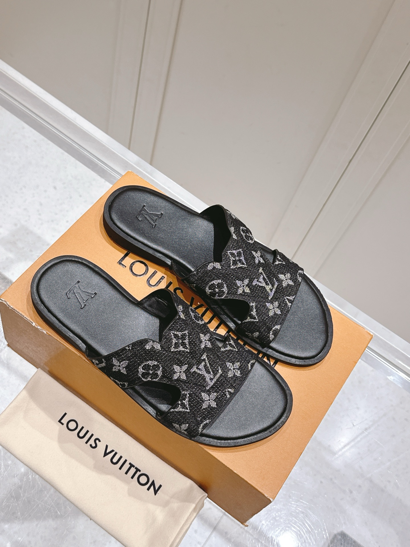 Hermès Louis vuitton 25ss 沙滩拖 又一 最新 版本